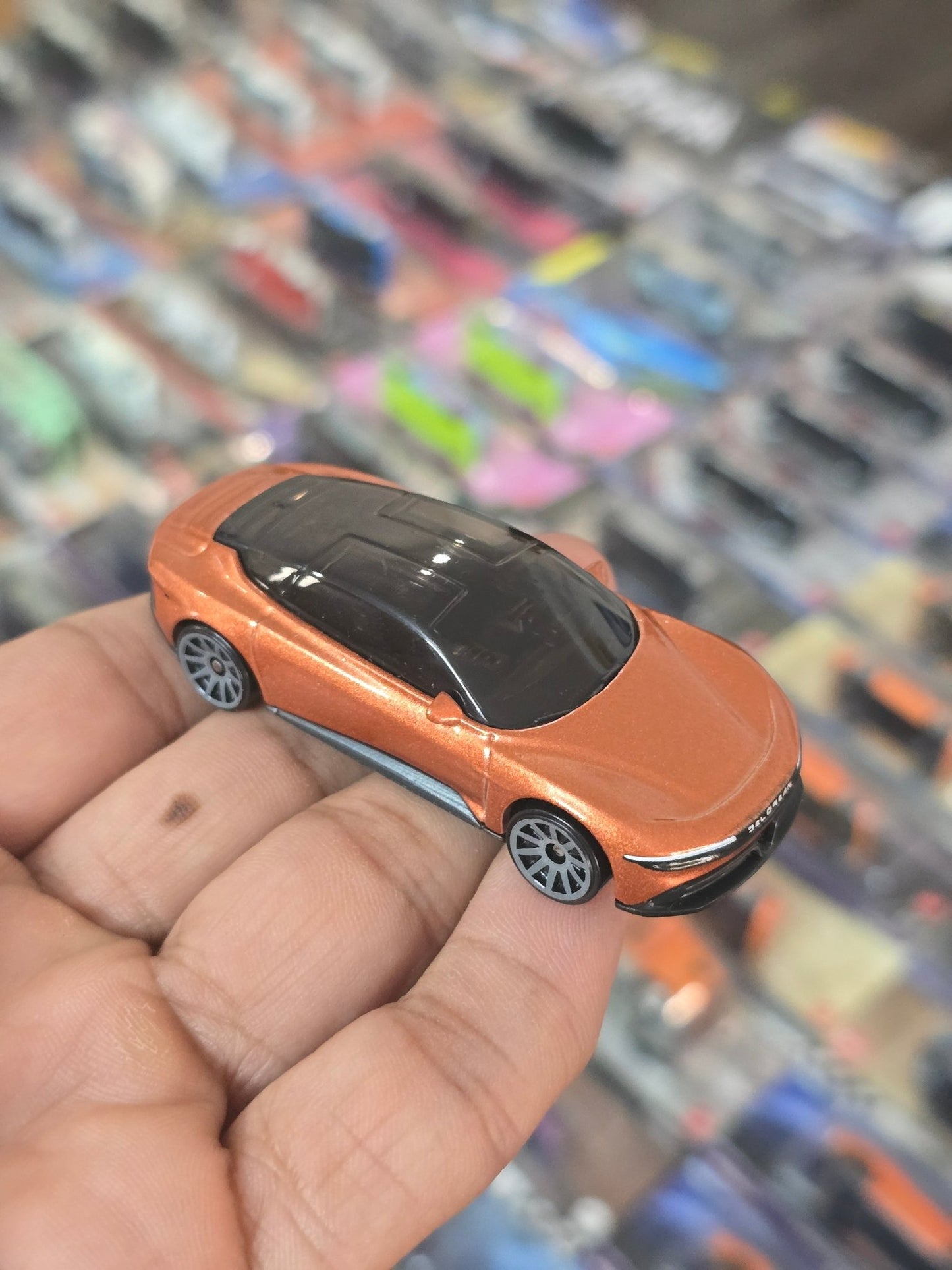 Hot Wheels DeLorean Alpha 5 - Orange (Uncarded) - Kinder Logs