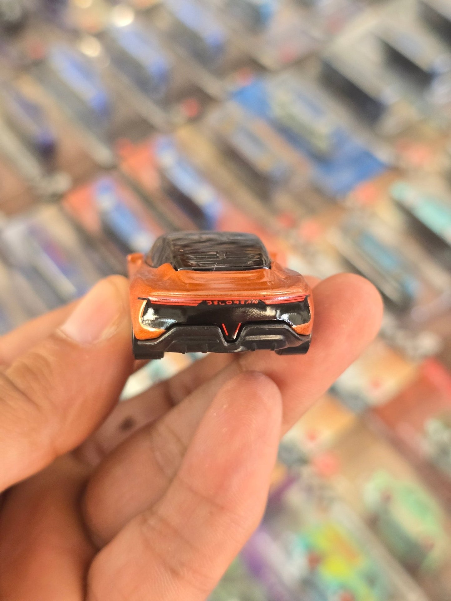 Hot Wheels DeLorean Alphas 5 - Orange (Uncarded) - Kinder Logs