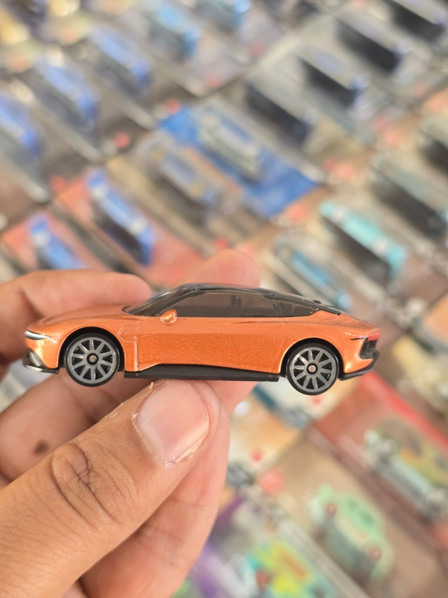 Hot Wheels DeLorean Alphas 5 - Orange (Uncarded) - Kinder Logs