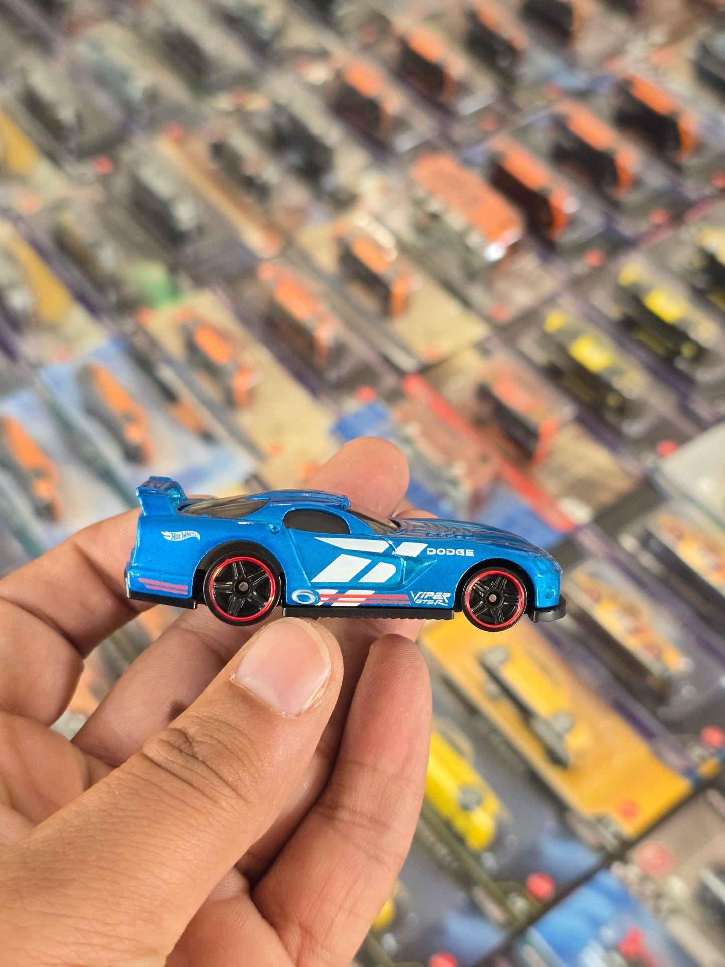 Hot Wheels Dodge Viper GTS - R Mopar (Uncarded) - Kinder Logs