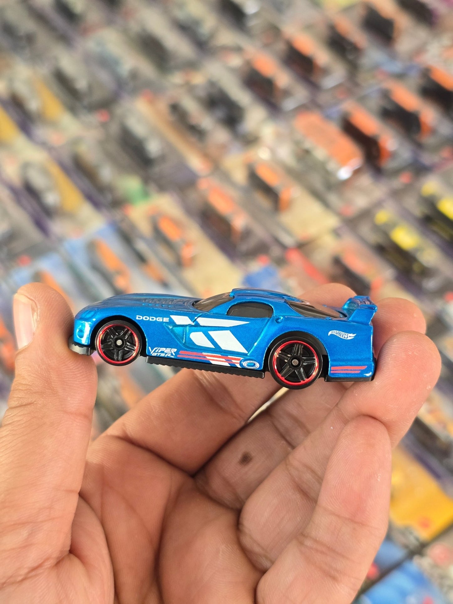 Hot Wheels Dodge Viper GTS - R Mopar (Uncarded) - Kinder Logs