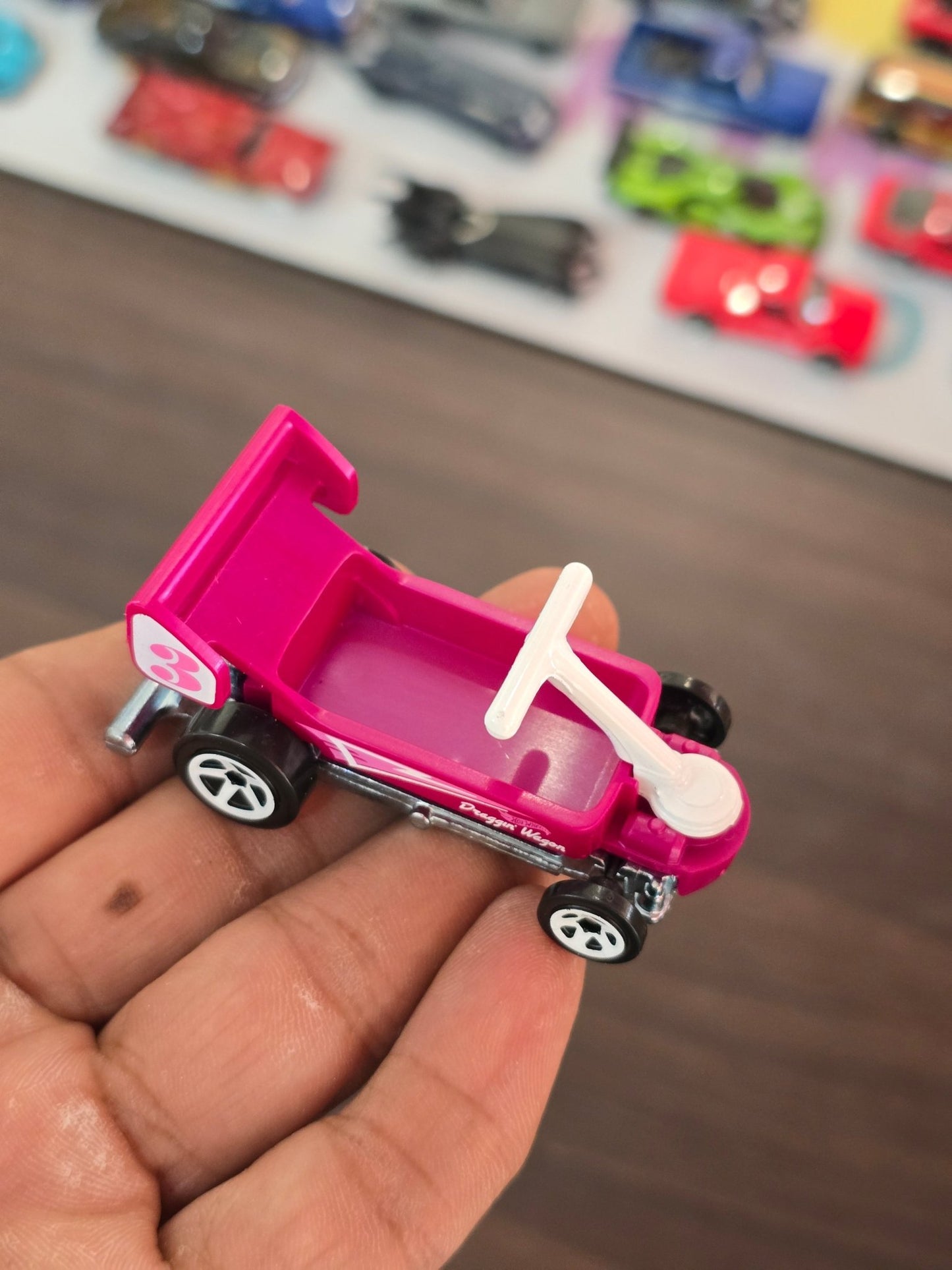 Hot Wheels Draggin' Wagon (Uncarded) - Kinder Logs