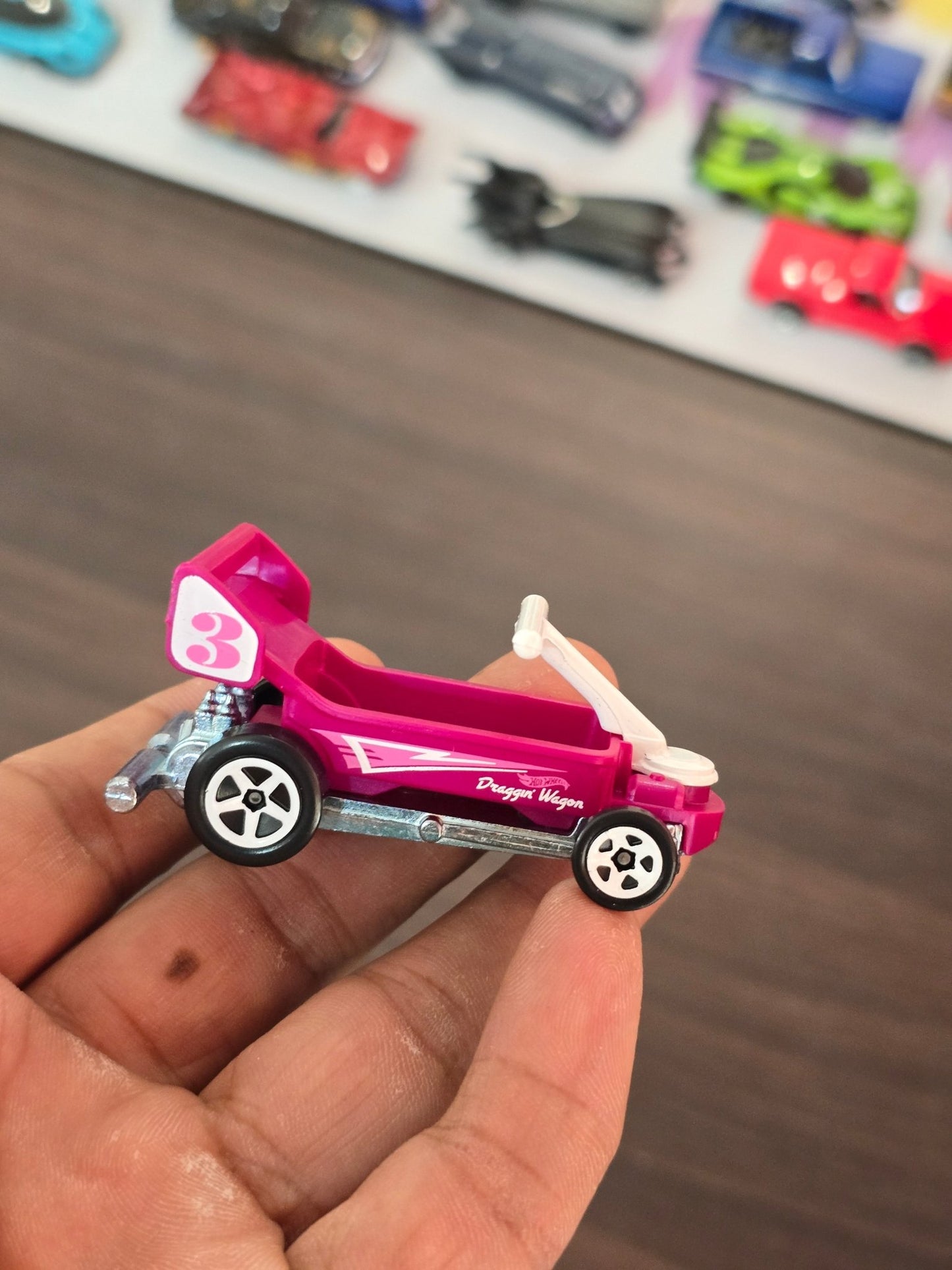 Hot Wheels Draggin' Wagon (Uncarded) - Kinder Logs