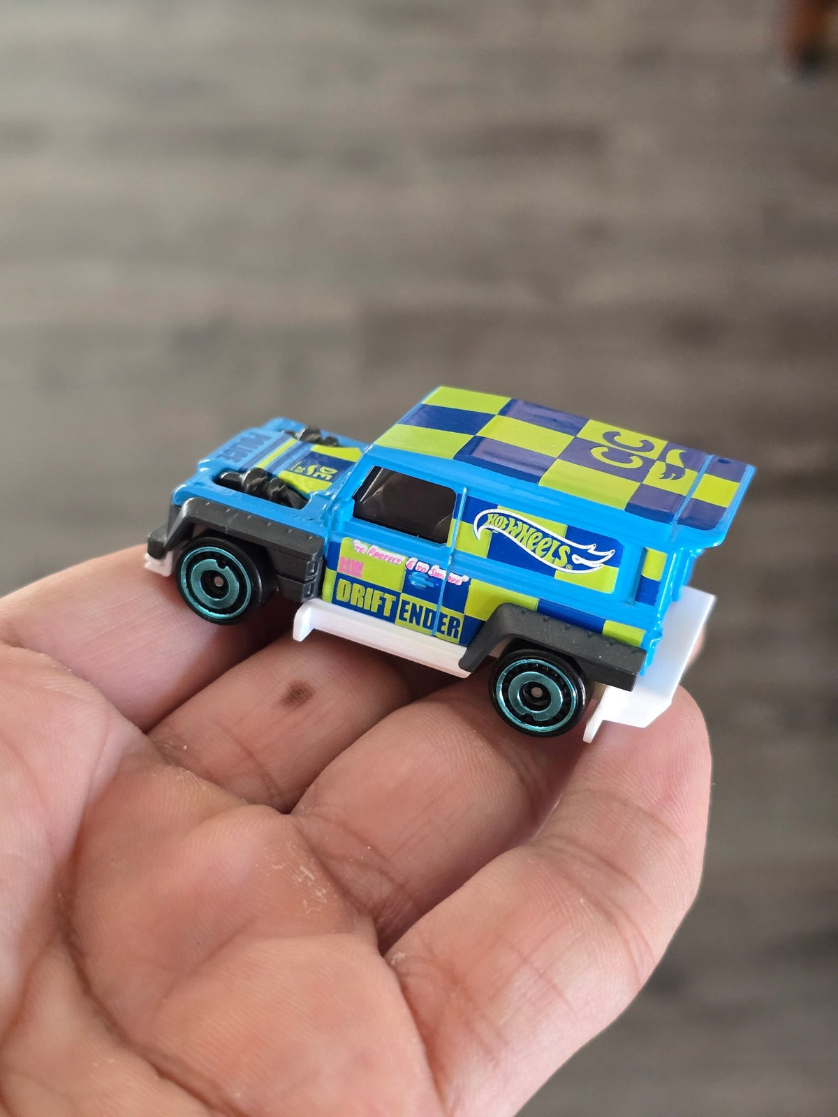 Hot Wheels Drift - Ender (Uncarded - New) - Kinder Logs