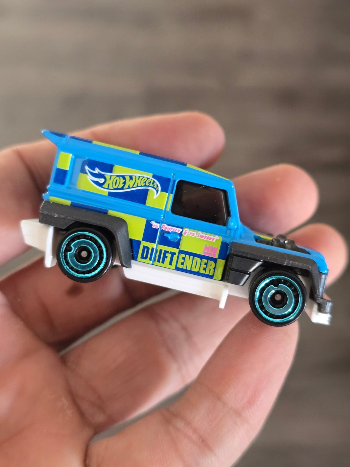 Hot Wheels Drift - Ender (Uncarded - New) - Kinder Logs