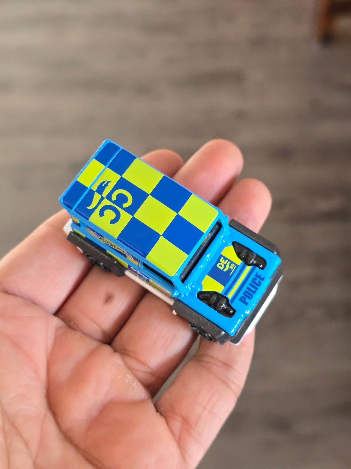 Hot Wheels Drift - Ender (Uncarded - New) - Kinder Logs