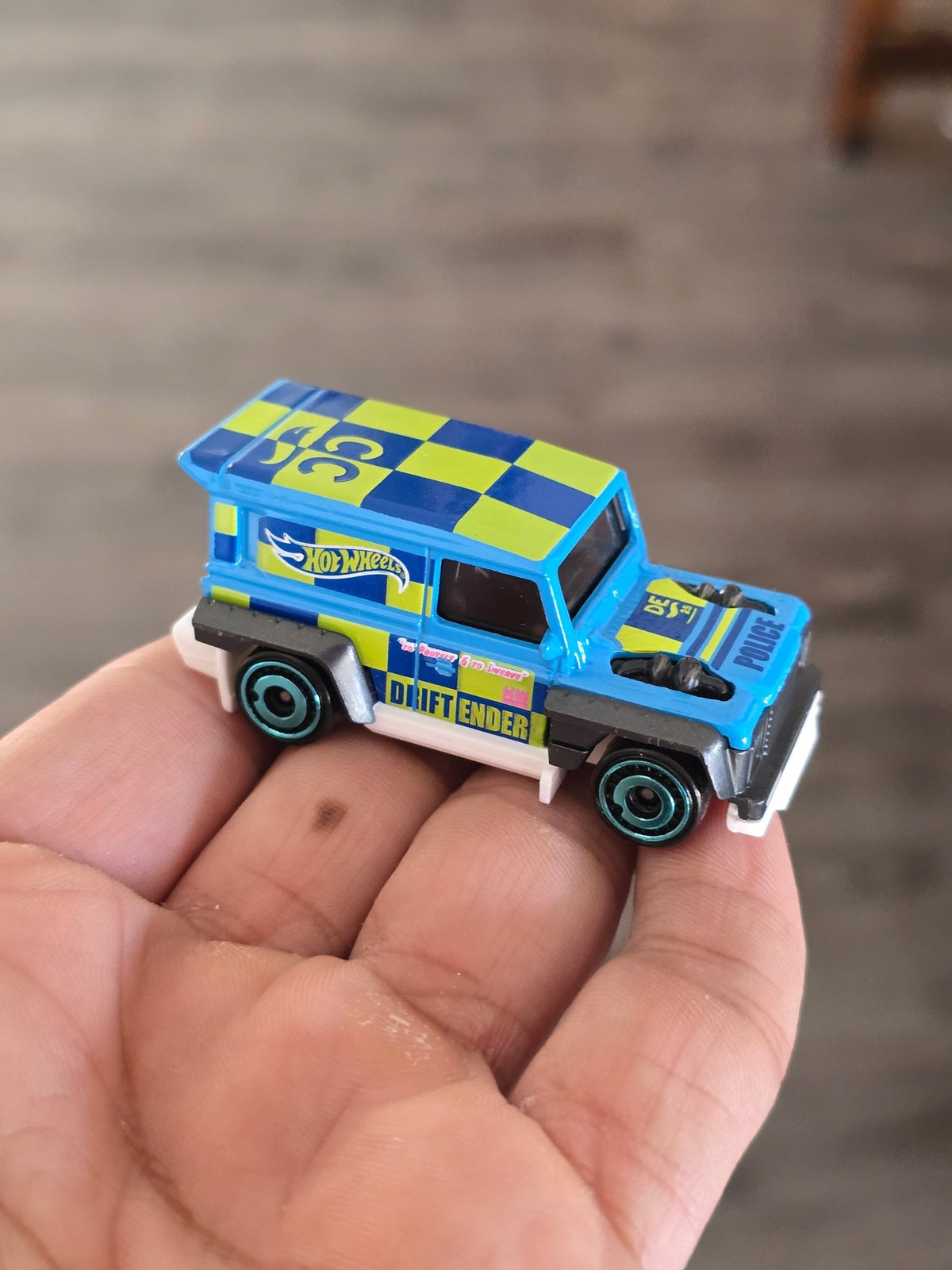 Hot Wheels Drift - Ender (Uncarded - New) - Kinder Logs