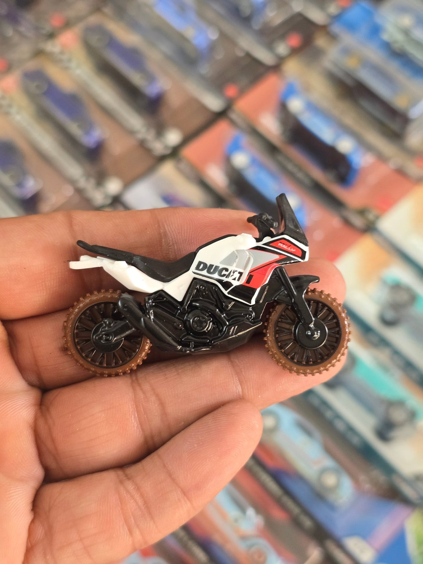 Hot Wheels Ducati Desert X (Uncarded) - Kinder Logs