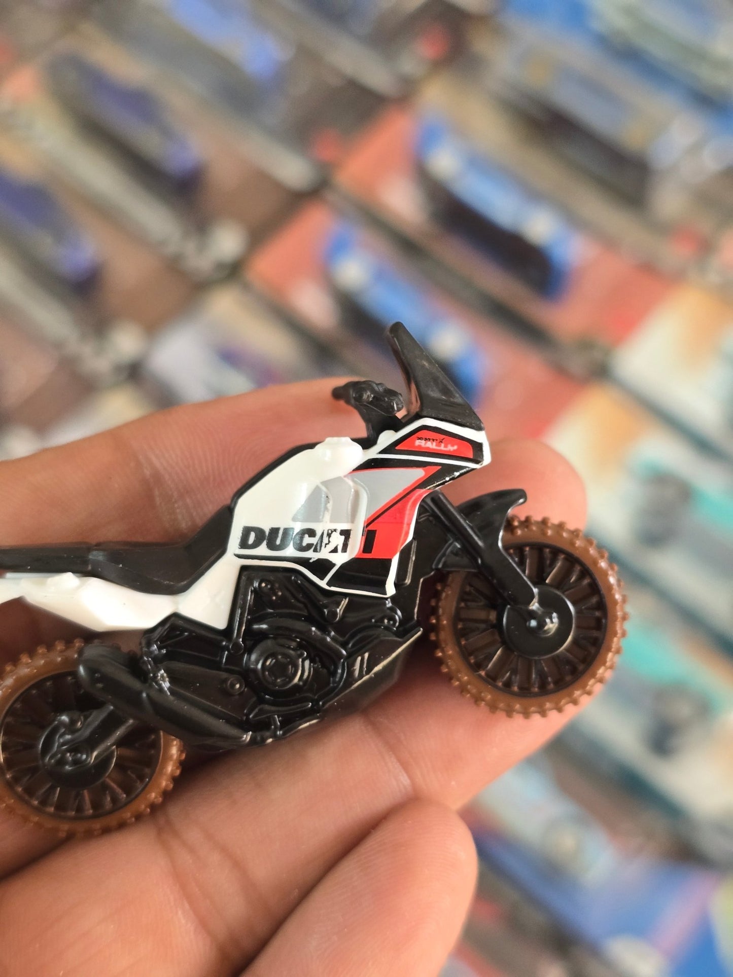 Hot Wheels Ducati Desert X (Uncarded) - Kinder Logs