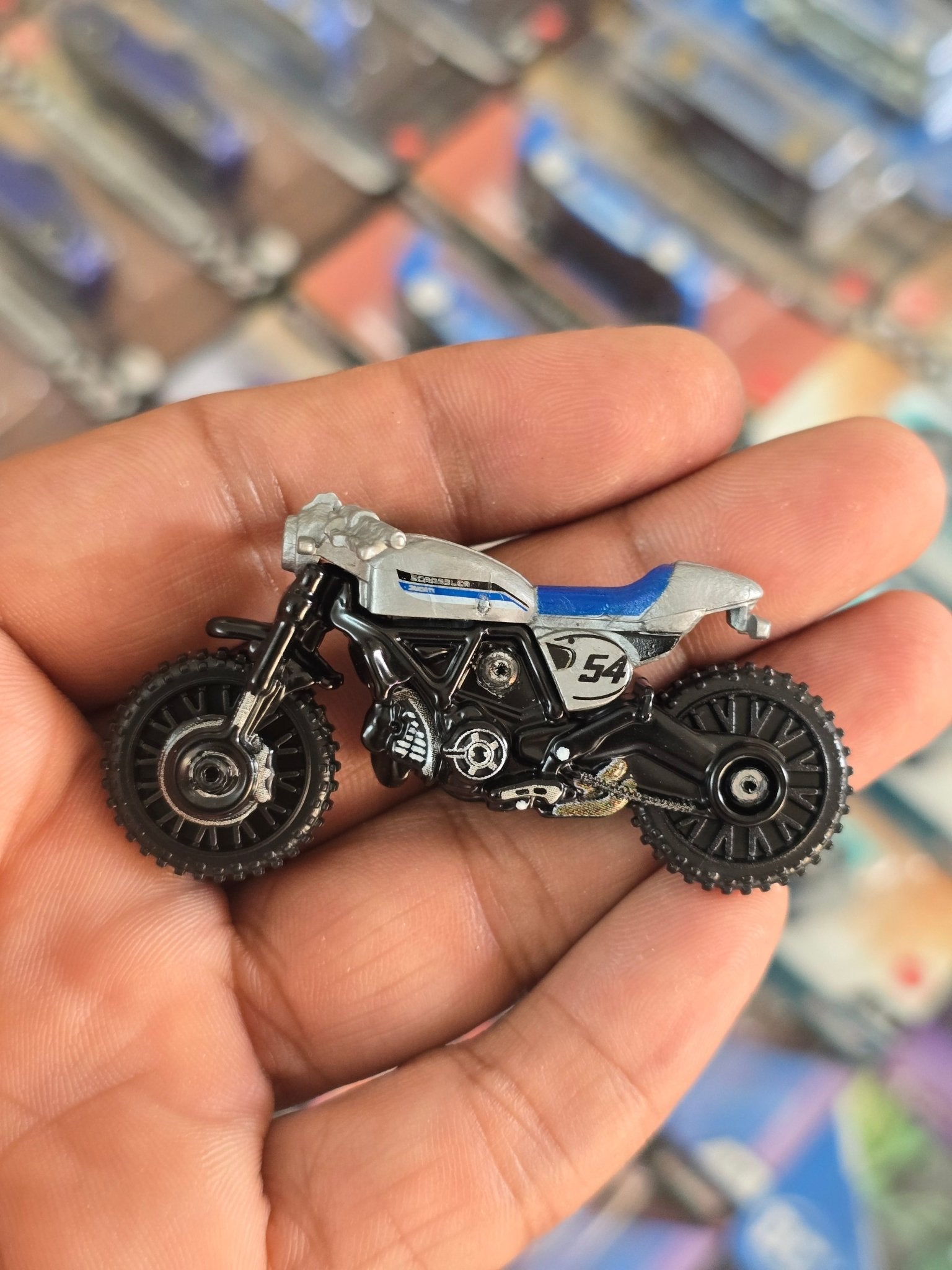Hot Wheels Ducati Scrambler Limited Edition (Uncarded) - Kinder Logs