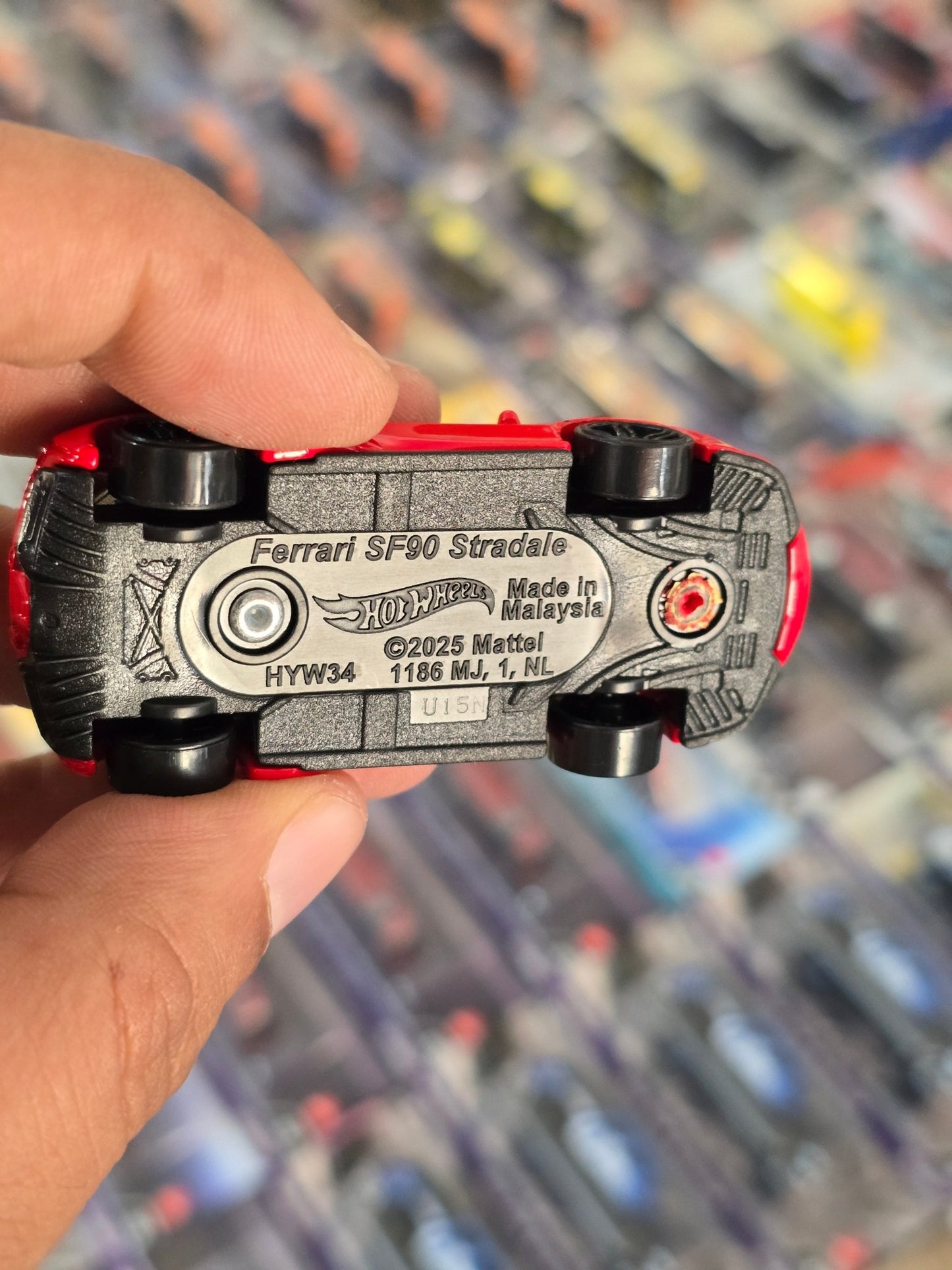 Hot Wheels Ferrari SF90 Stradale - Red (Uncarded) - Kinder Logs