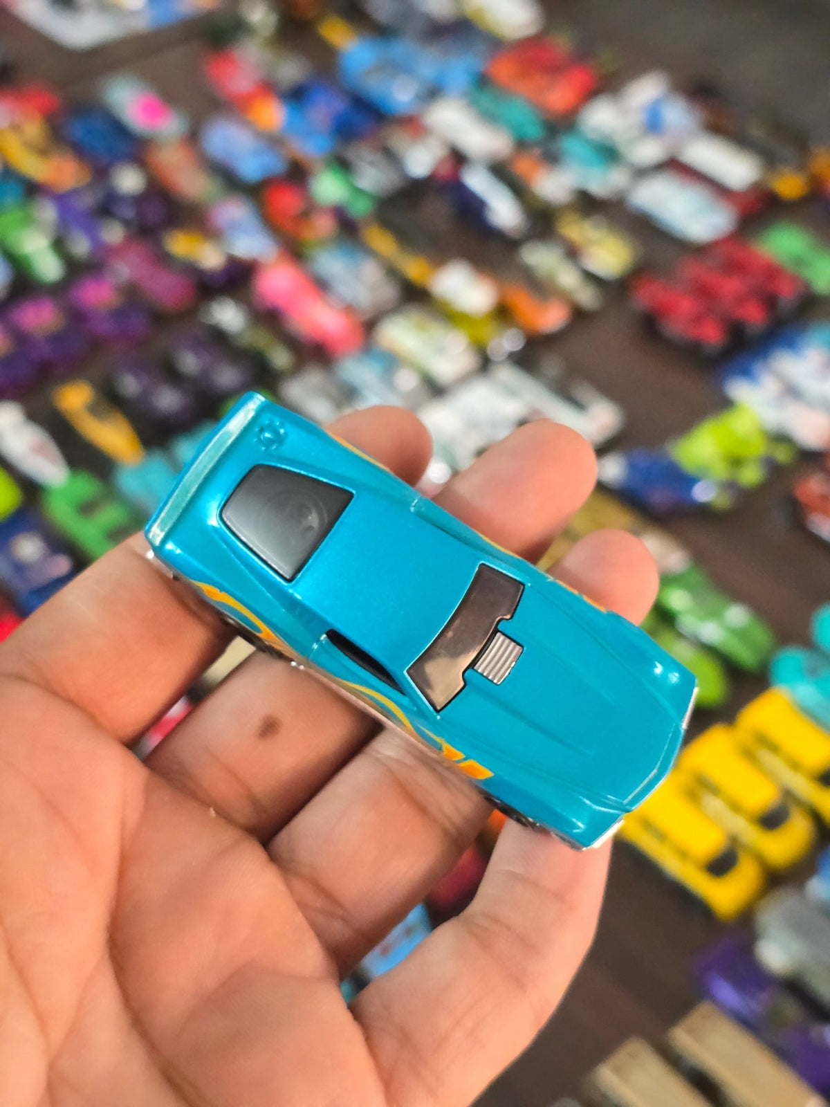 Hot Wheels Flames Blvd. Bruiser (Uncarded - New) - Kinder Logs