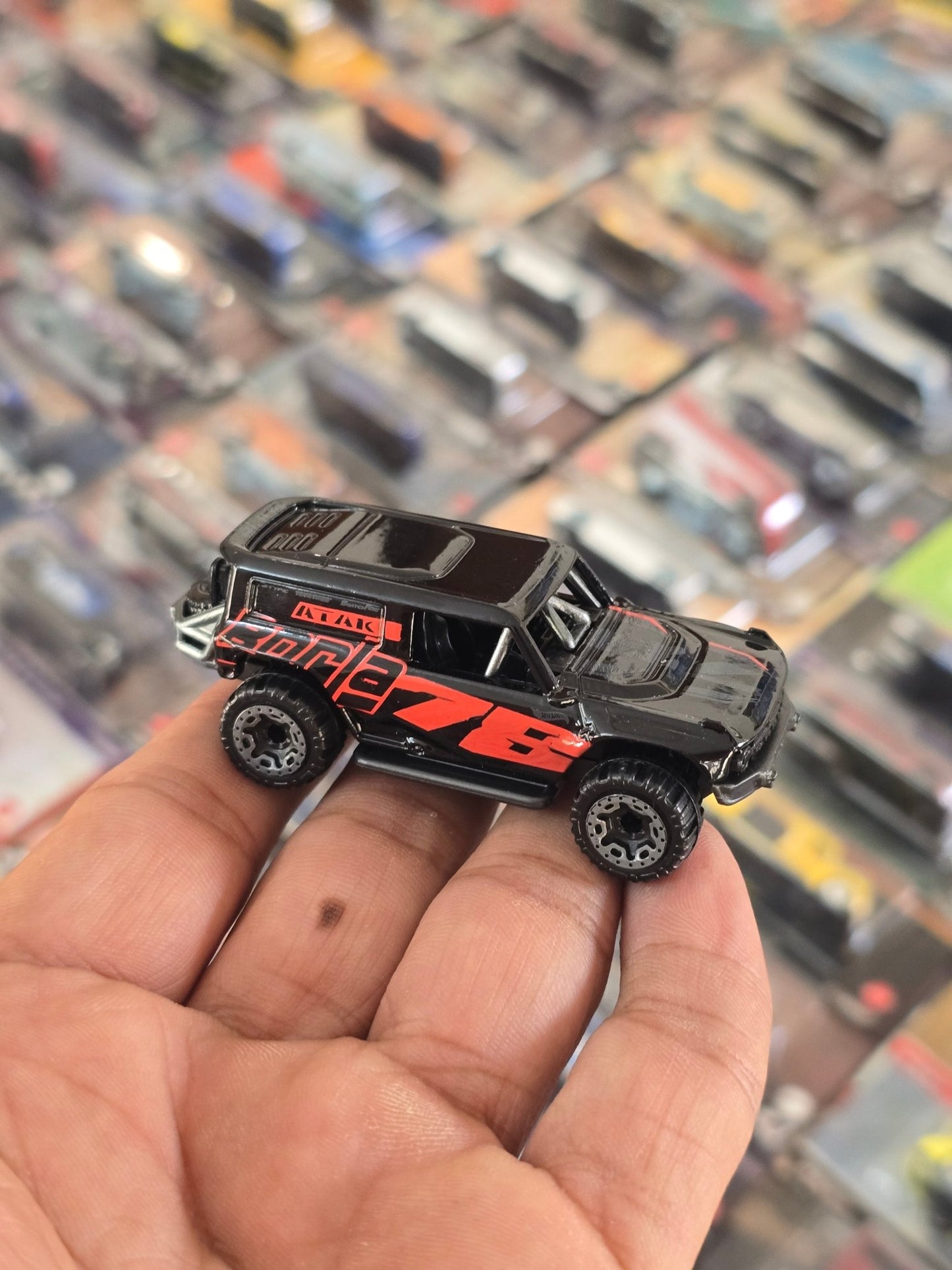Hot Wheels Ford Bronco R - Kinder Logs