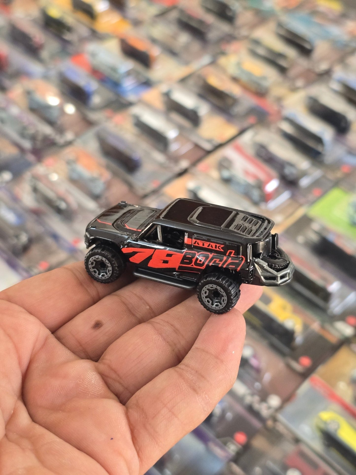 Hot Wheels Ford Bronco R - Kinder Logs
