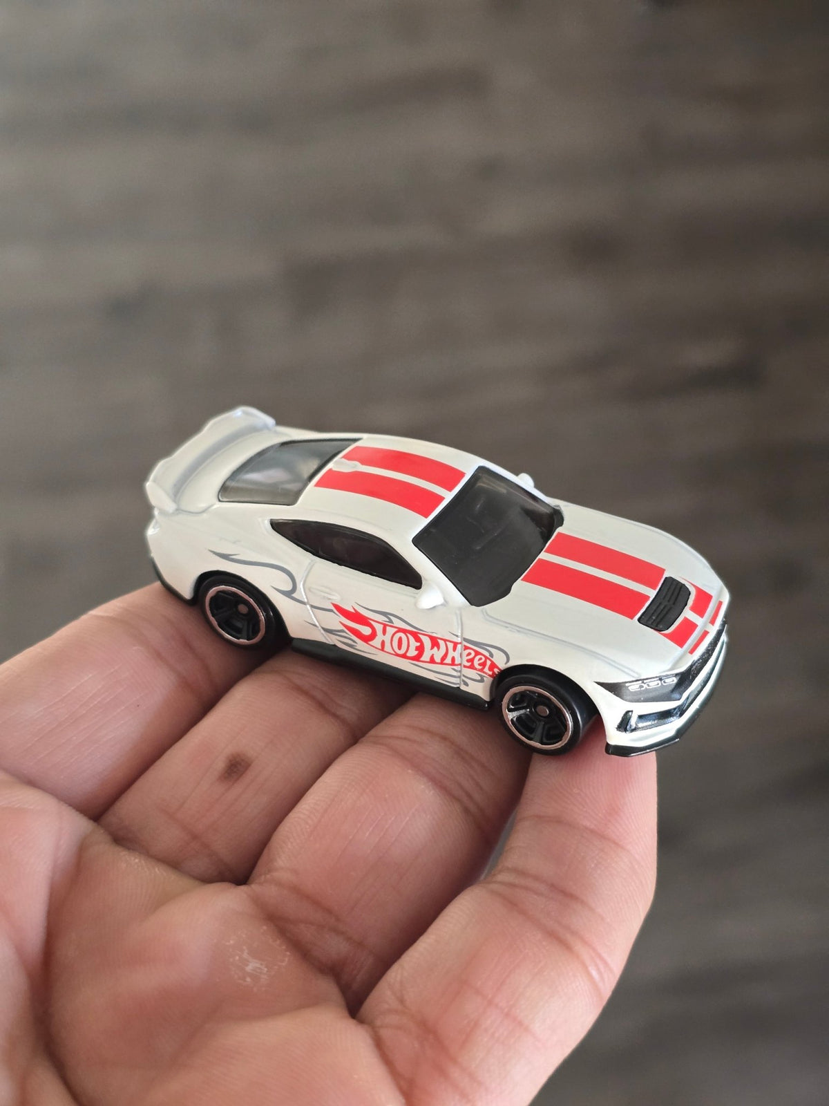 Hot Wheels Ford Mustang Dark Horse - White (Uncarded - New) - Kinder Logs