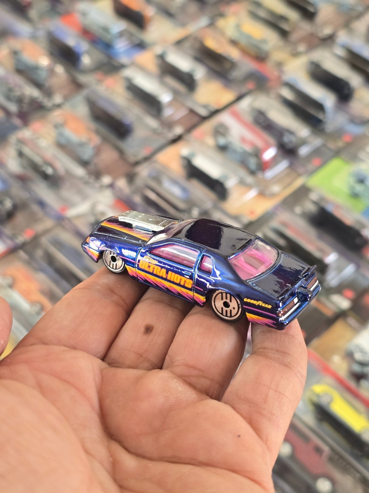 Hot Wheels Ford Thunderbird Pro Stock - Ultra Hots (Uncarded) - Kinder Logs
