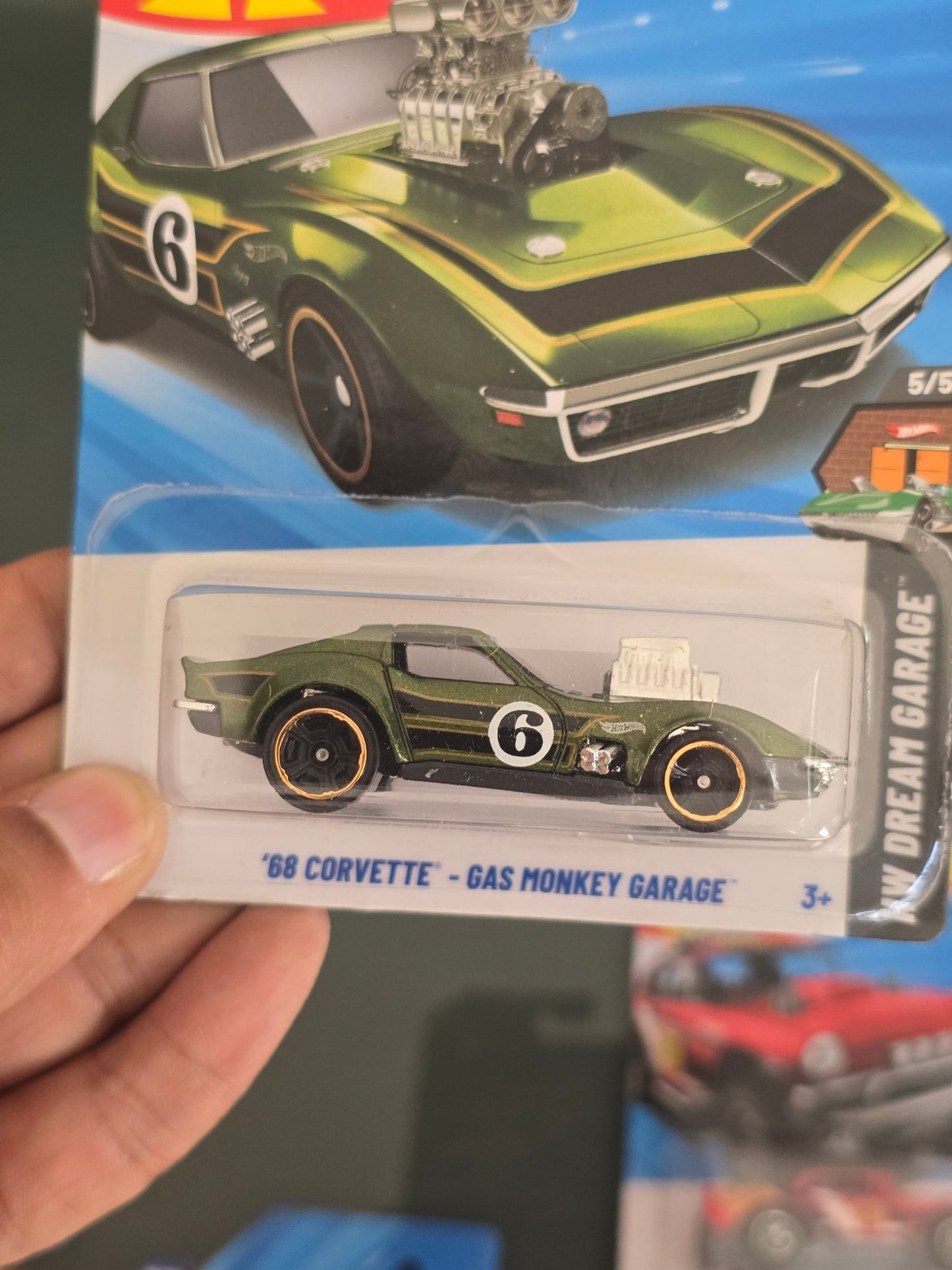 Hot Wheels Gas Monkey Garage 1968 Chevrolet Corvette - Green (Imported) - Kinder Logs