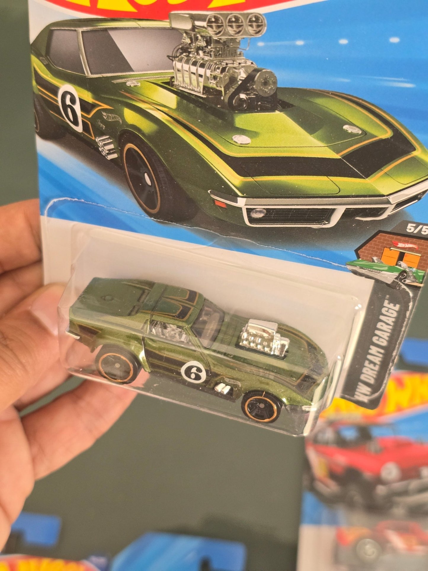 Hot Wheels Gas Monkey Garage 1968 Chevrolet Corvette - Green (Imported) - Kinder Logs