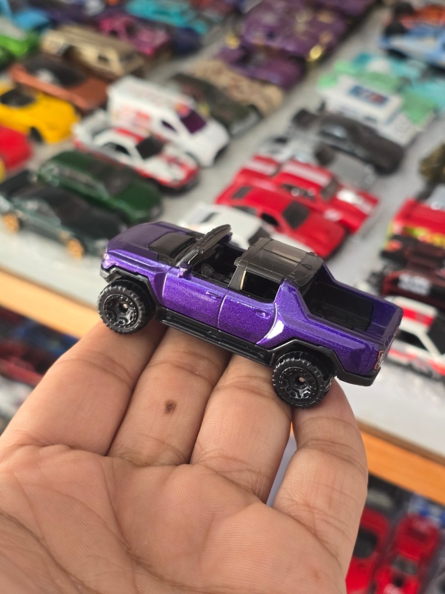 Hot Wheels GMC Hummer EV - Purple (Uncarded) - Kinder Logs
