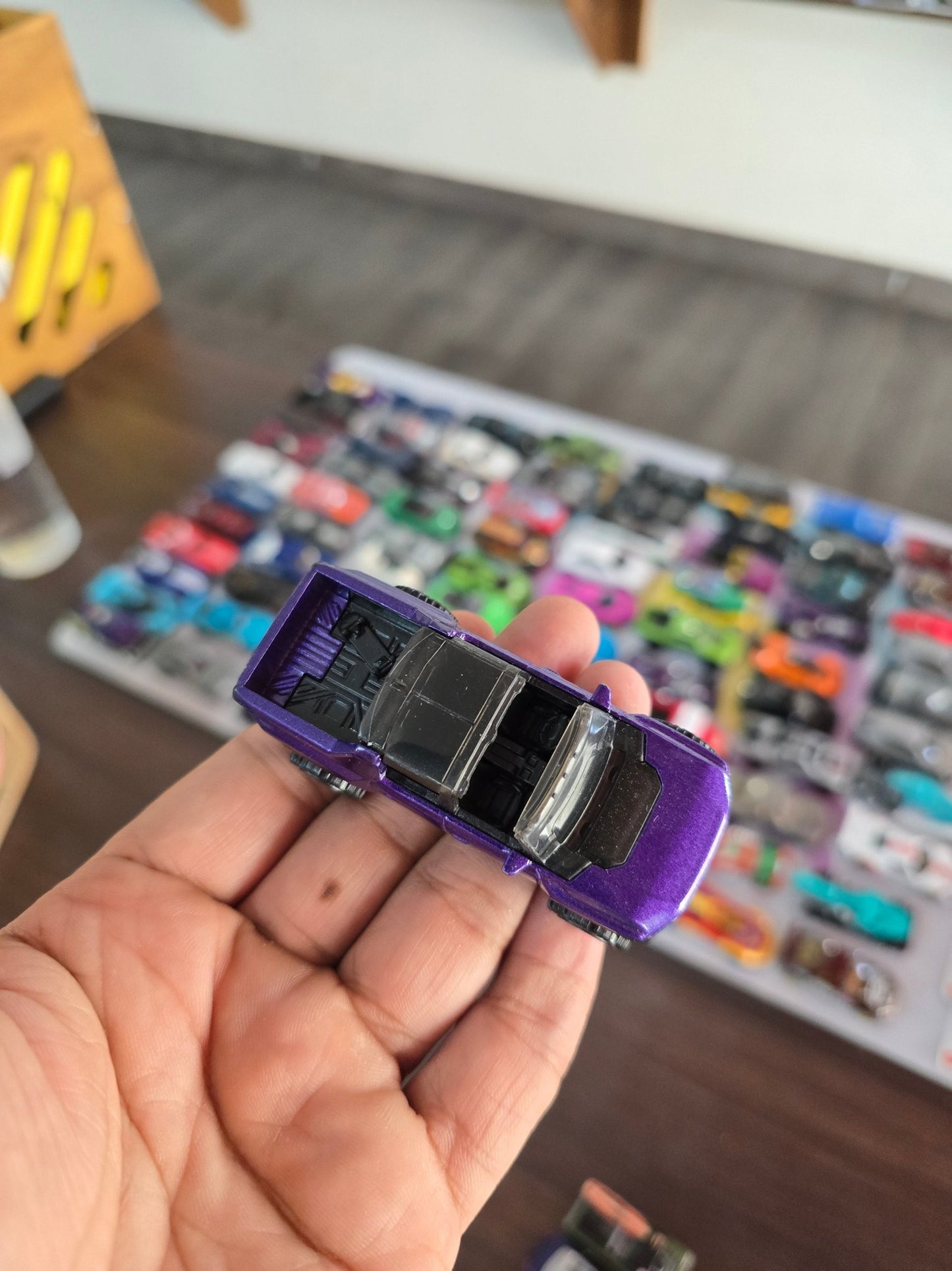 Hot Wheels GMC Hummer EV - Purple (Uncarded) - Kinder Logs
