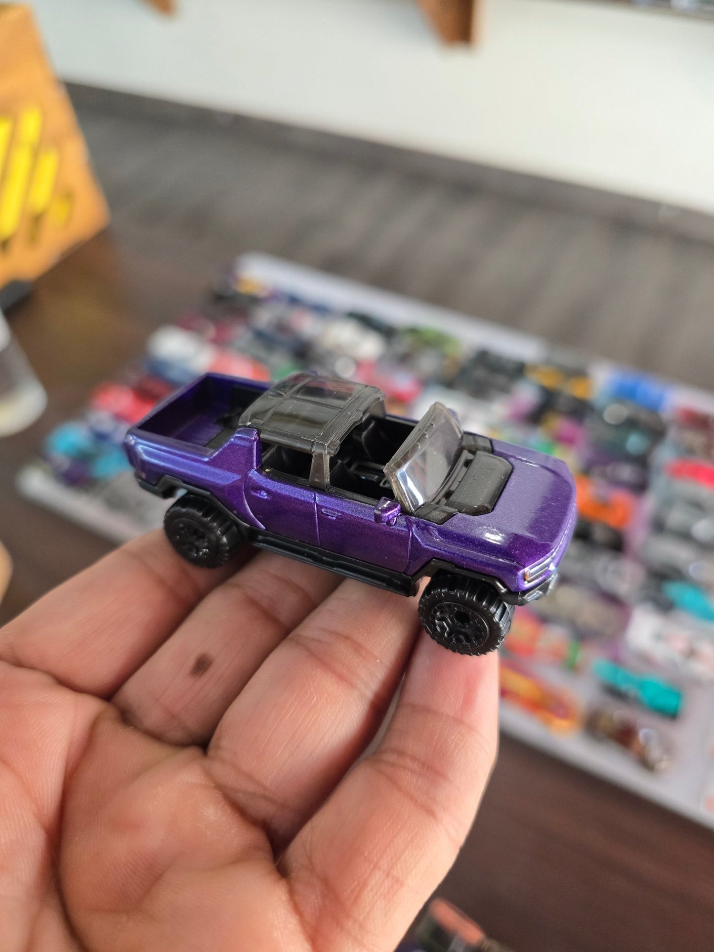 Hot Wheels GMC Hummer EV - Purple (Uncarded) - Kinder Logs