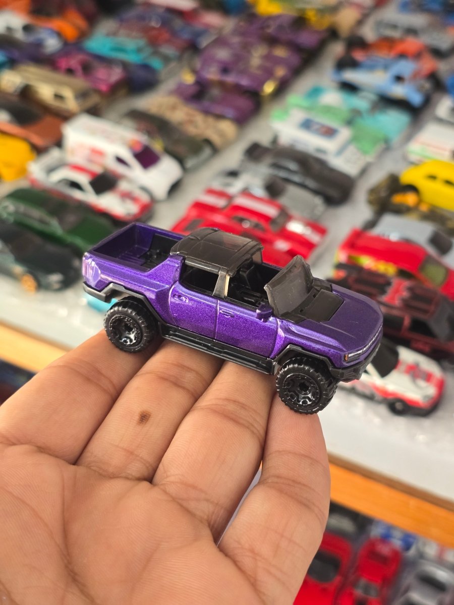 Hot Wheels GMC Hummer EV - Purple (Uncarded) - Kinder Logs