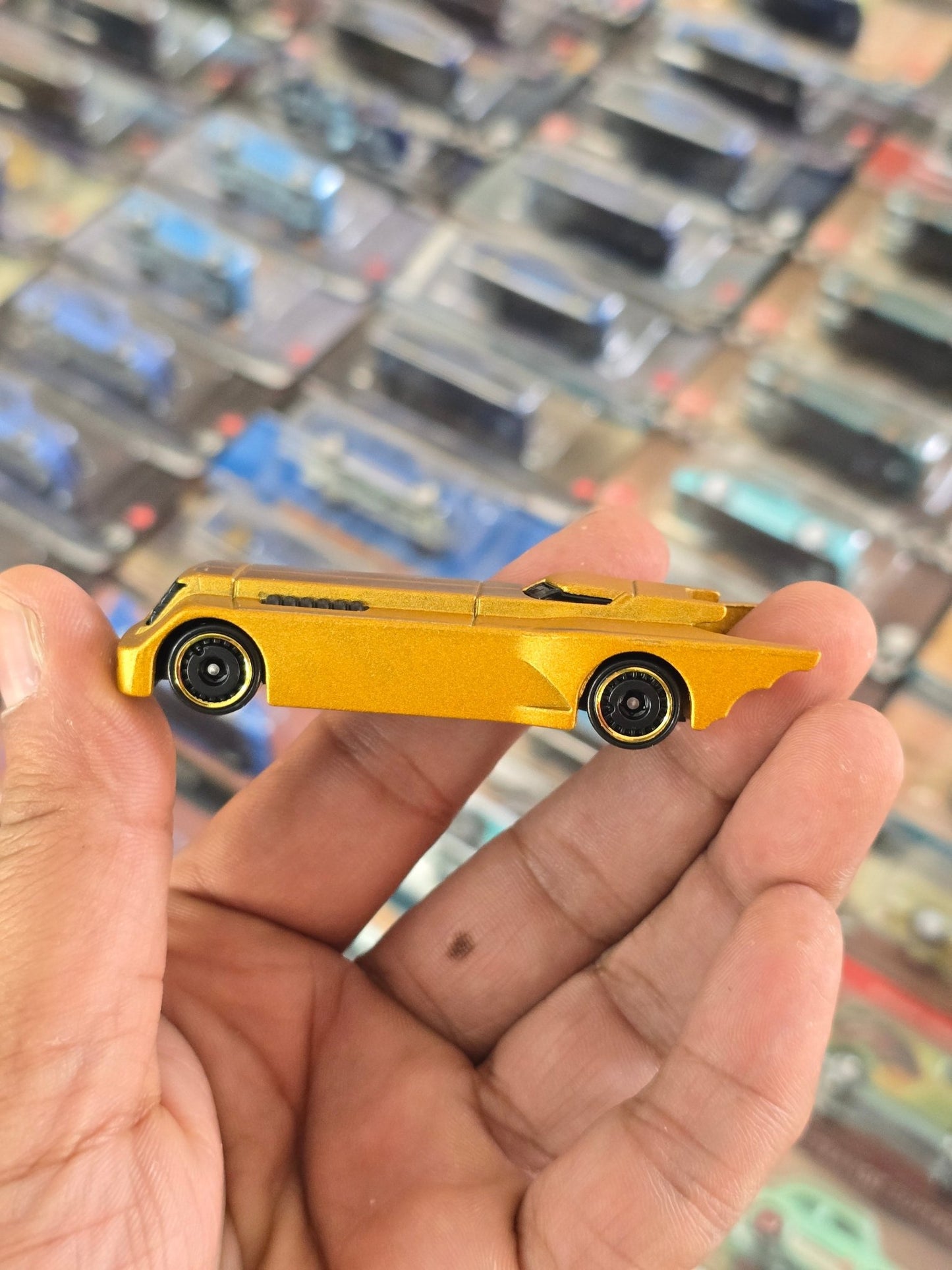 Hot Wheels Gold Batmobile - The Animated Series (Uncarded) - Kinder Logs