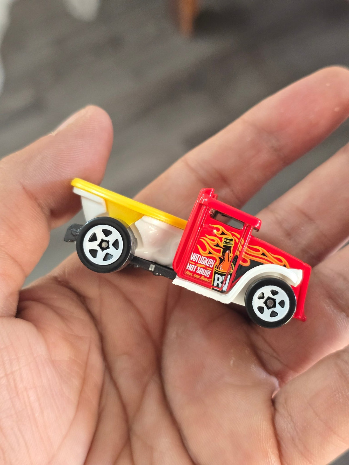Hot Wheels Gotta Go Potty Car (Uncarded - New) - Kinder Logs