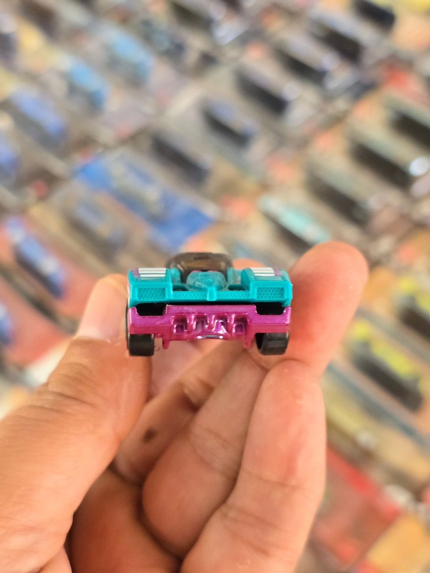 Hot Wheels Group C Fantasy - Teal (Uncarded) - Kinder Logs