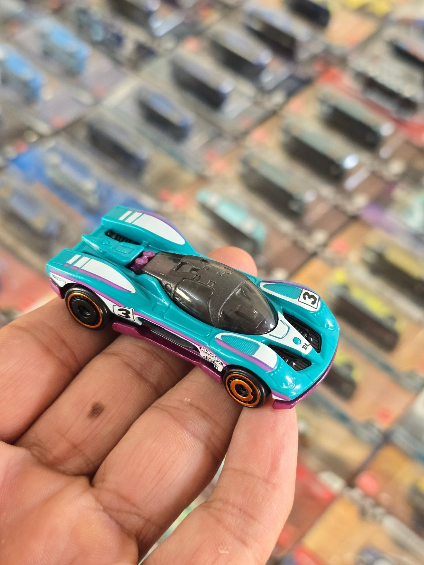 Hot Wheels Group C Fantasy - Teal (Uncarded) - Kinder Logs