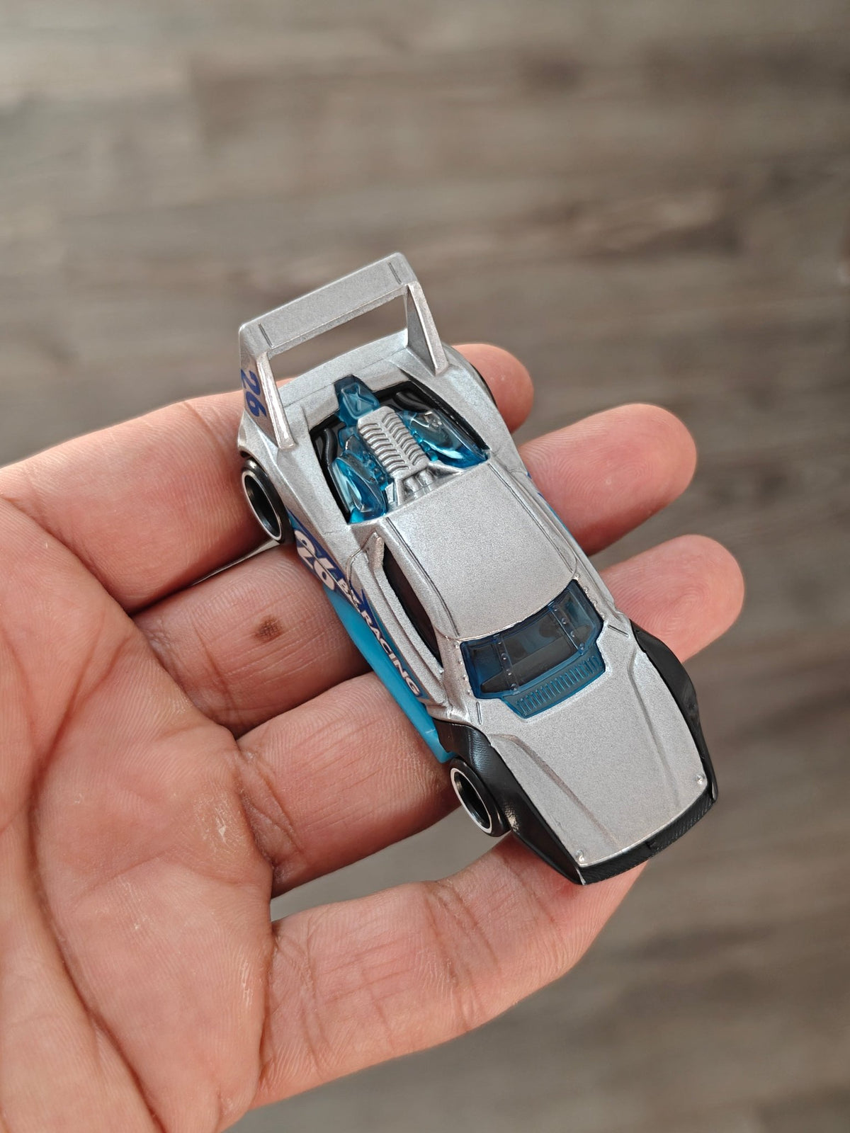 Hot Wheels High - Tail Chaser - Silver (Uncarded - New) - Kinder Logs