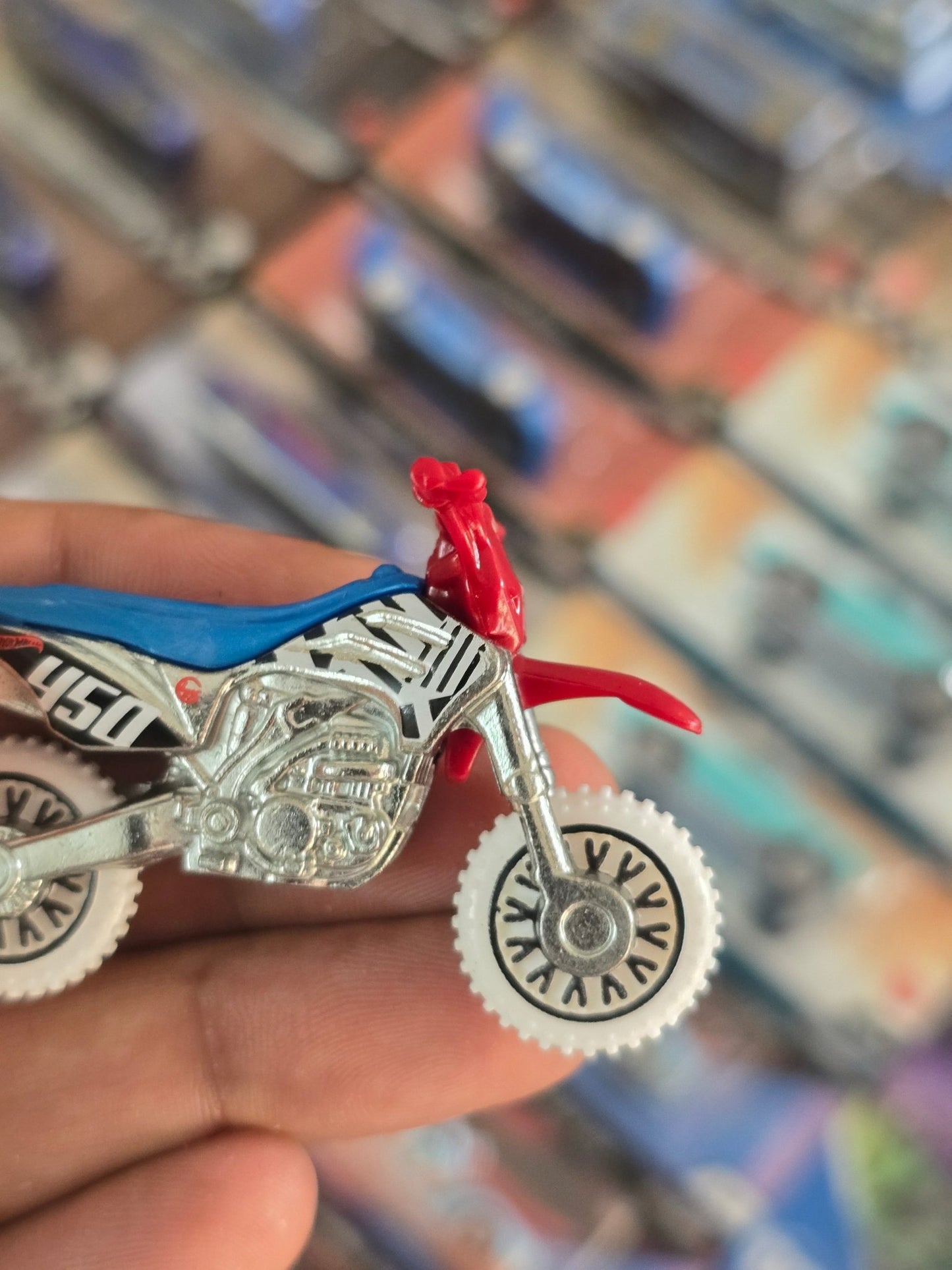 Hot Wheels HW450F Dirt Bike (Uncarded) - Kinder Logs
