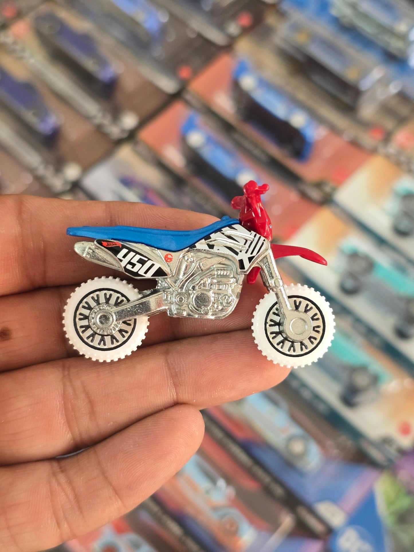 Hot Wheels HW450F Dirt Bike (Uncarded) - Kinder Logs