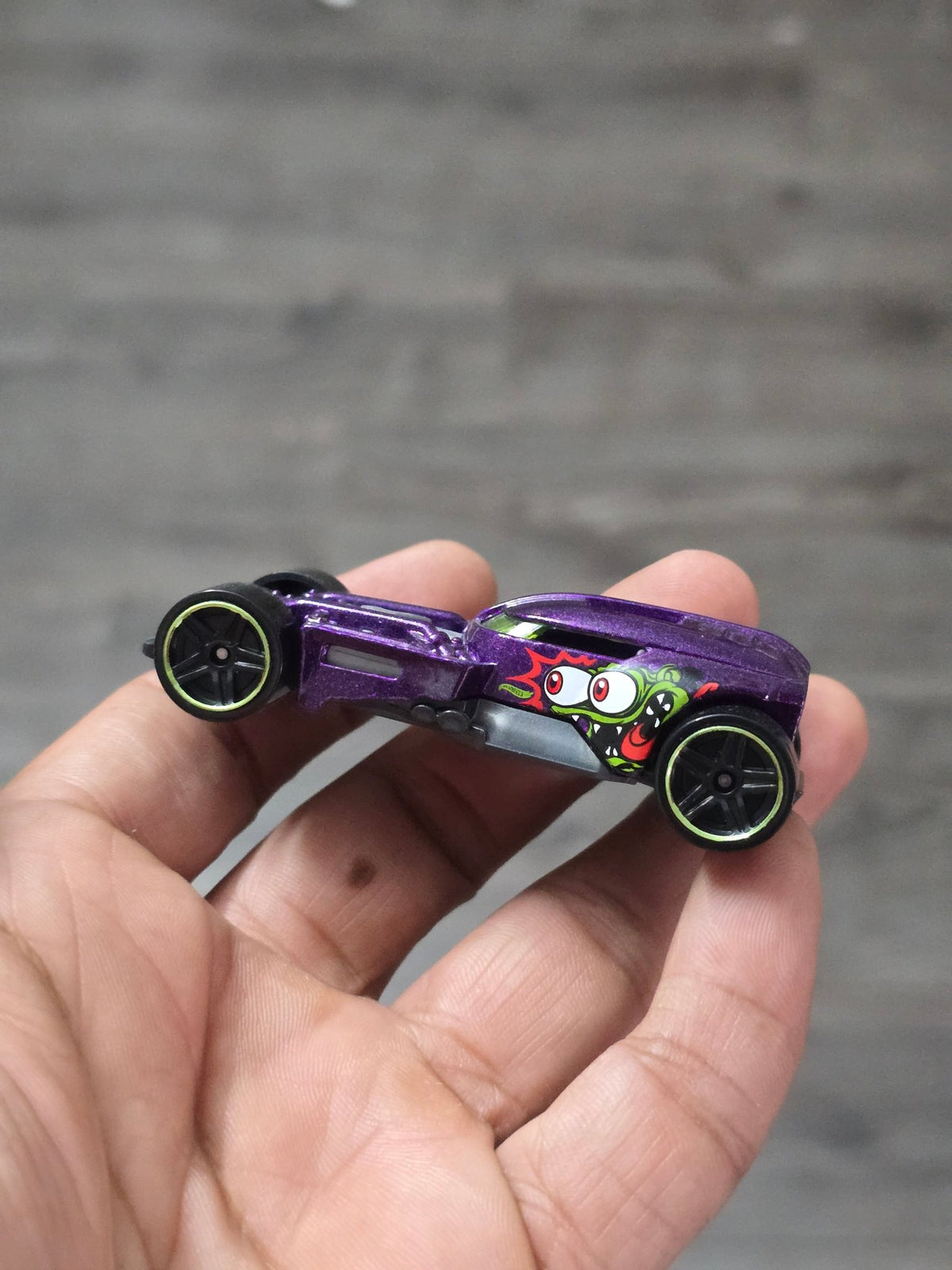 Hot Wheels HW50 Concept Car (Uncarded - New) - Kinder Logs