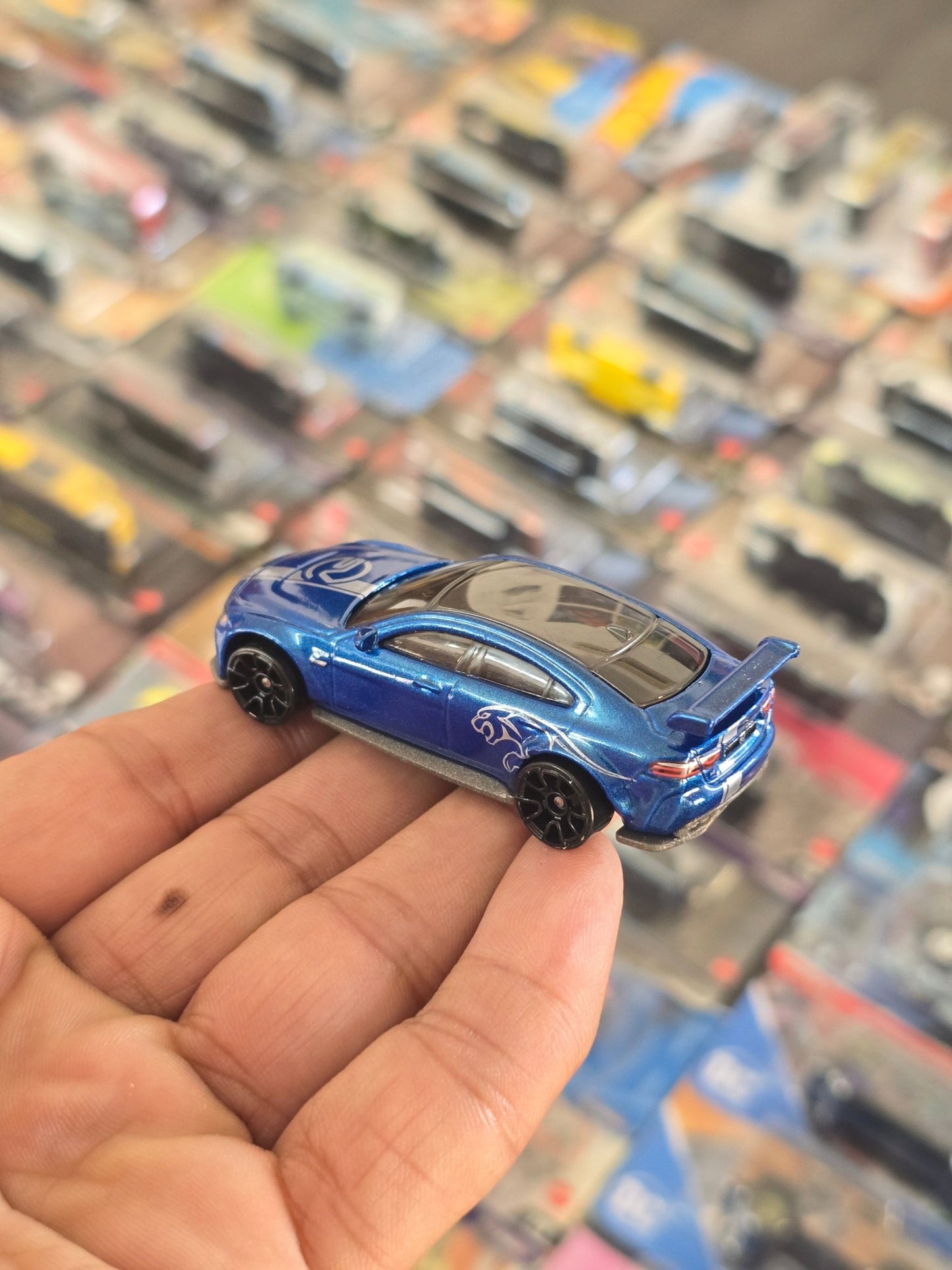 Hot Wheels Jaguar XE SV Project 8 - Fast And Furious (Uncarded) - Kinder Logs