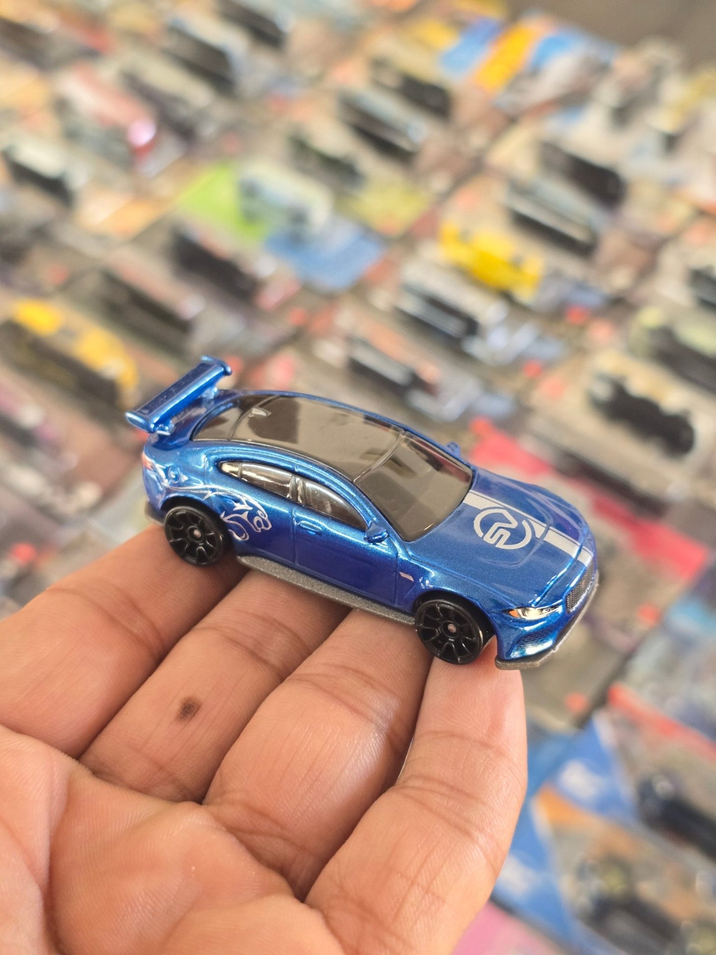 Hot Wheels Jaguar XE SV Project 8 - Fast And Furious (Uncarded) - Kinder Logs