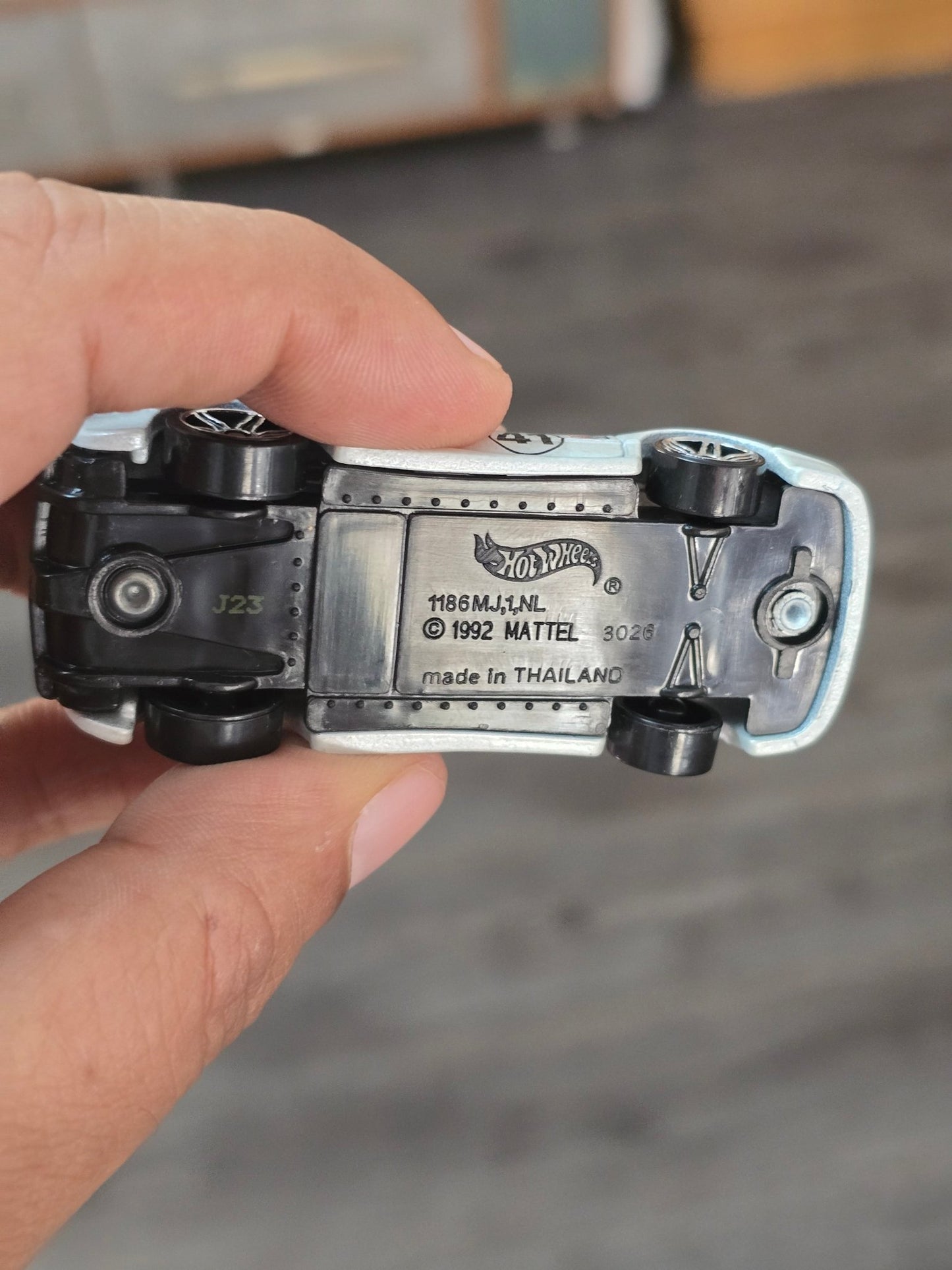 Hot Wheels Jaguar XJ220 - PlayStation Gran Turismo (Uncarded - New) - Kinder Logs