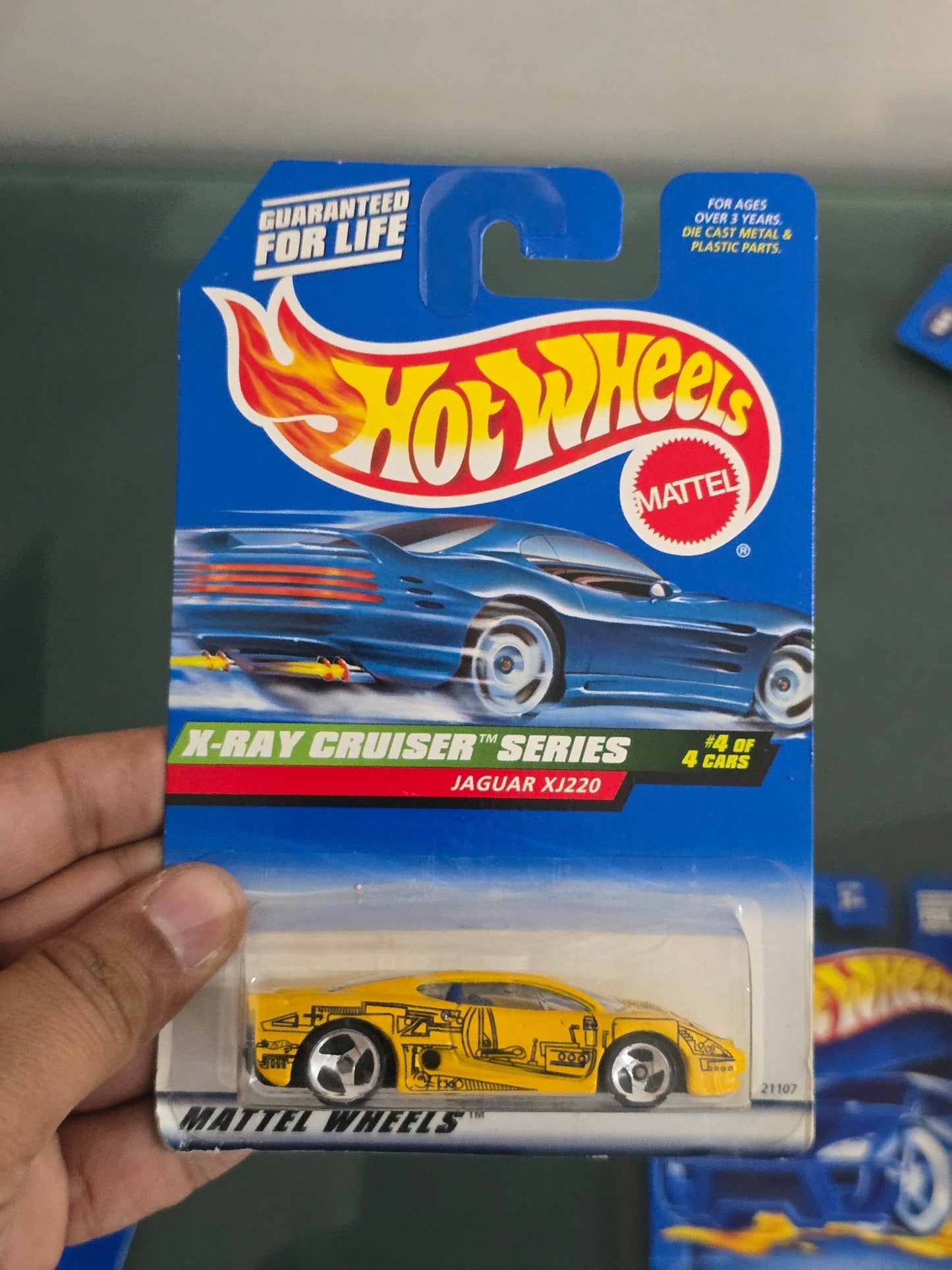 Hot Wheels Jaguar XJ220 (Yellow) - X - Ray Cruiser Series - Kinder Logs