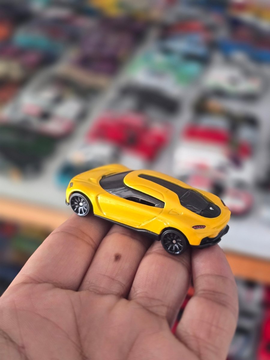 Hot Wheels Koenigsegg Gemera - Yellow - Kinder Logs