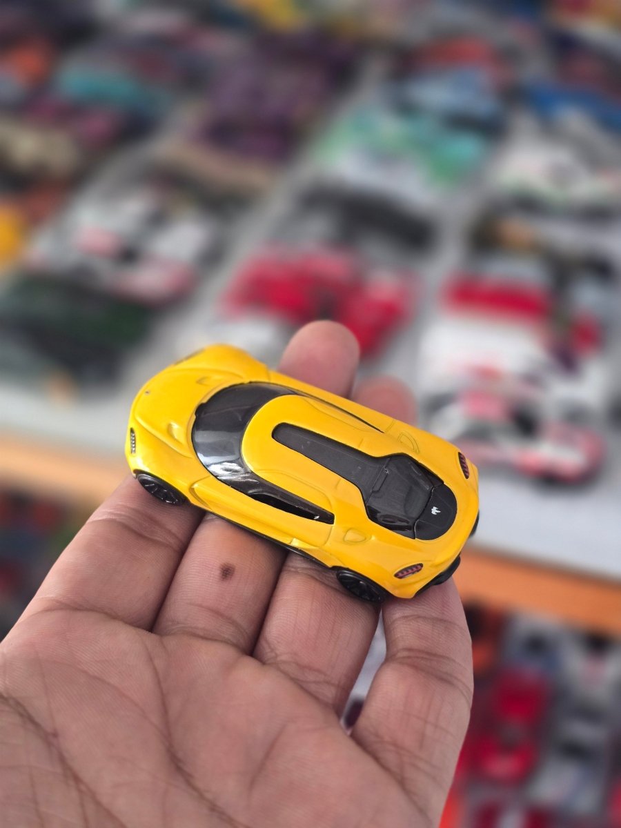 Hot Wheels Koenigsegg Gemera - Yellow - Kinder Logs