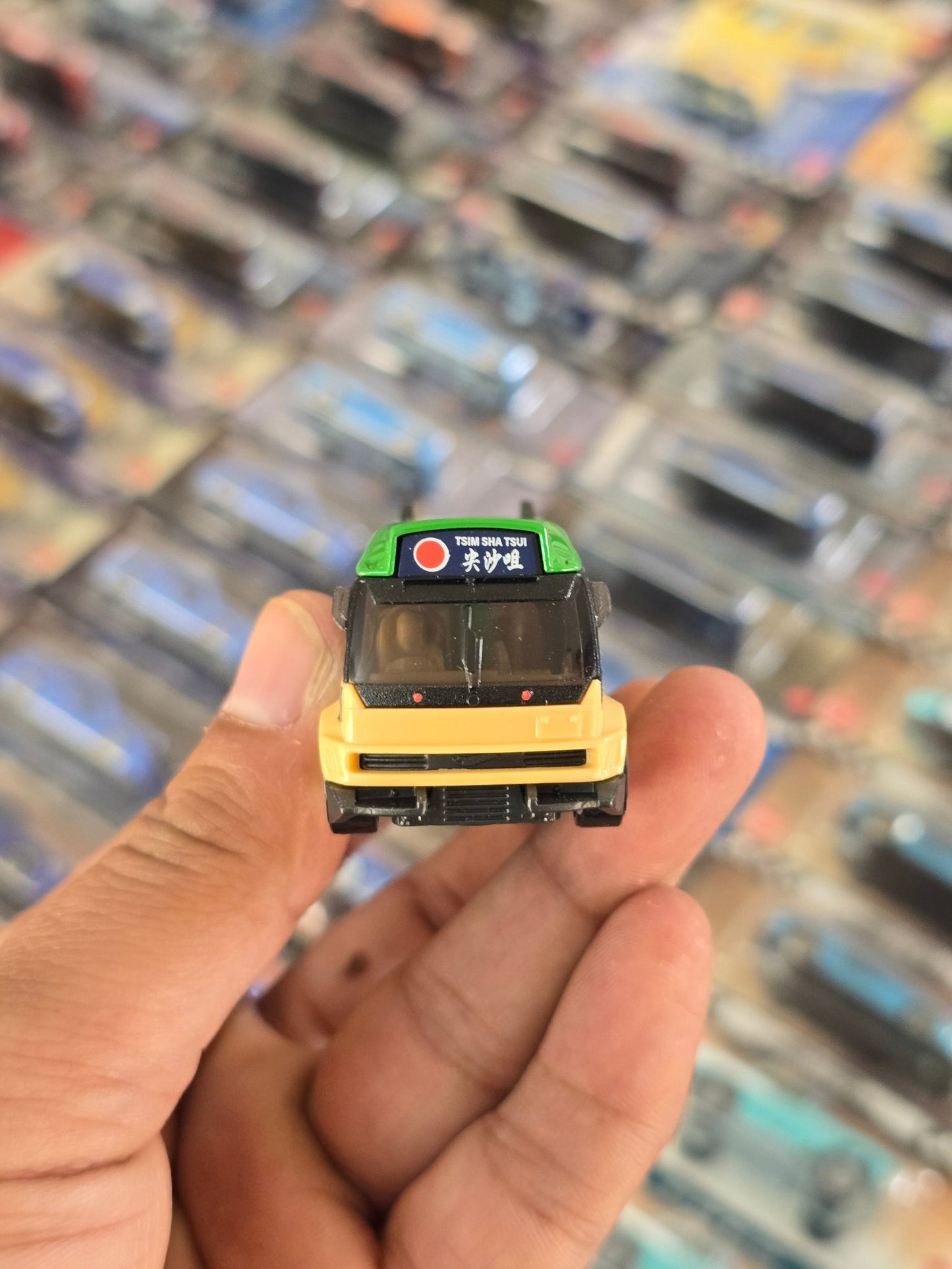 Hot Wheels Kowloon'D Hypervan - Green (Uncarded) - Kinder Logs