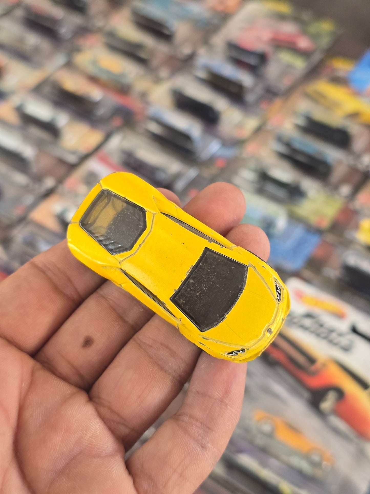 Hot Wheels Lamborghini Huracan LP610 - 4 - Yellow (Used Car) - Kinder Logs