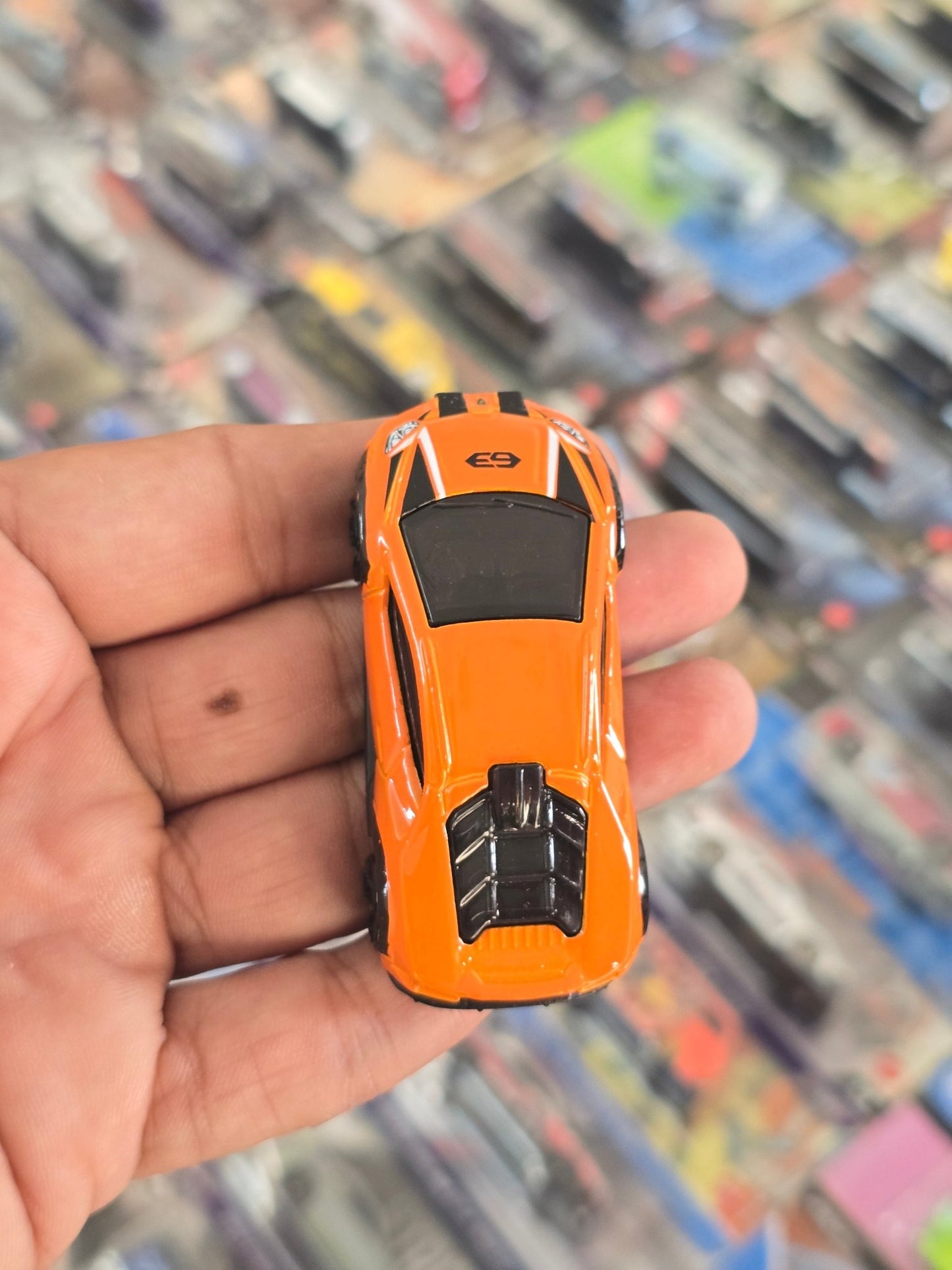 Hot Wheels Lamborghini Huracan Sterrato (Uncarded) - Kinder Logs