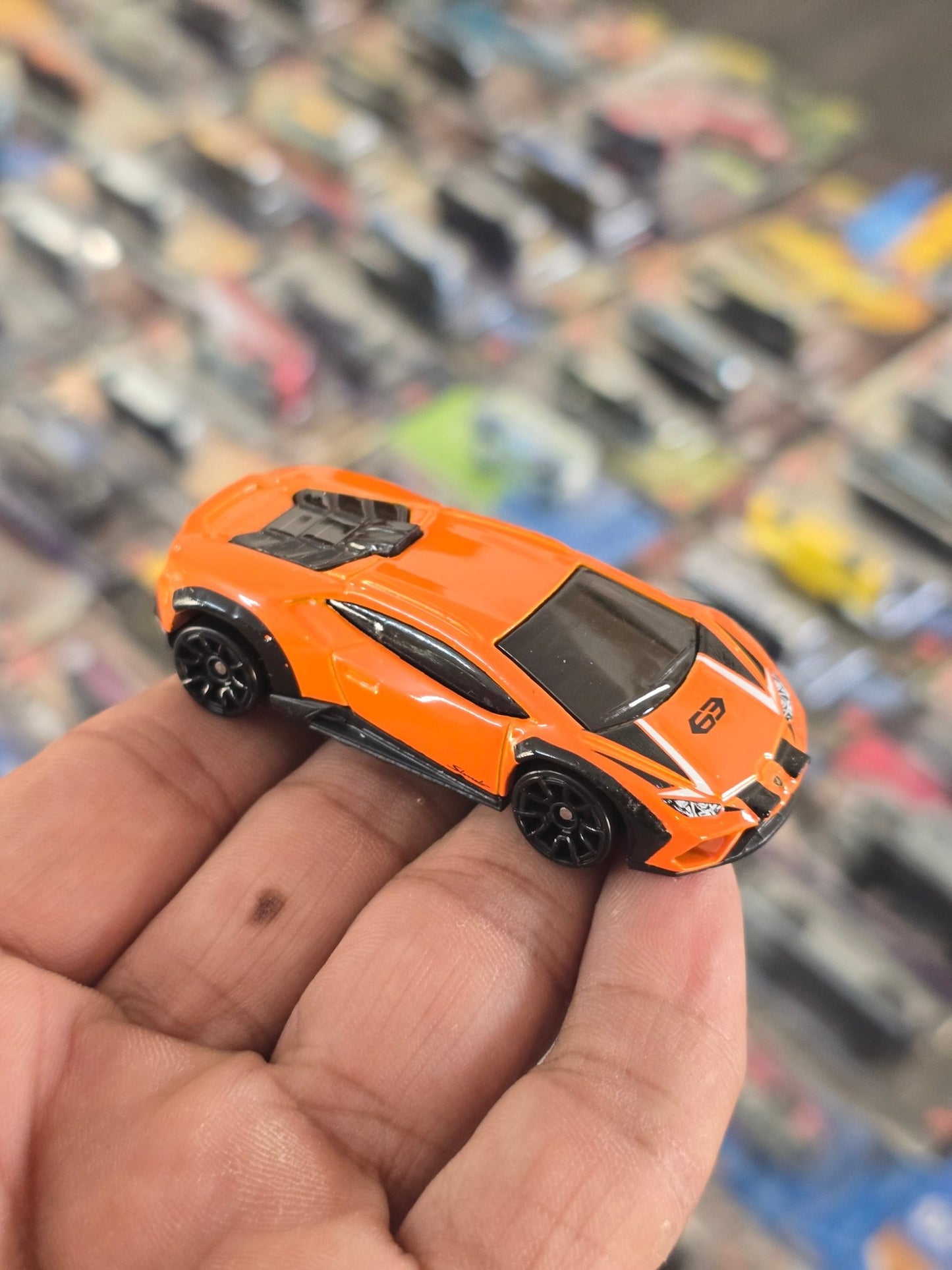 Hot Wheels Lamborghini Huracan Sterrato (Uncarded) - Kinder Logs