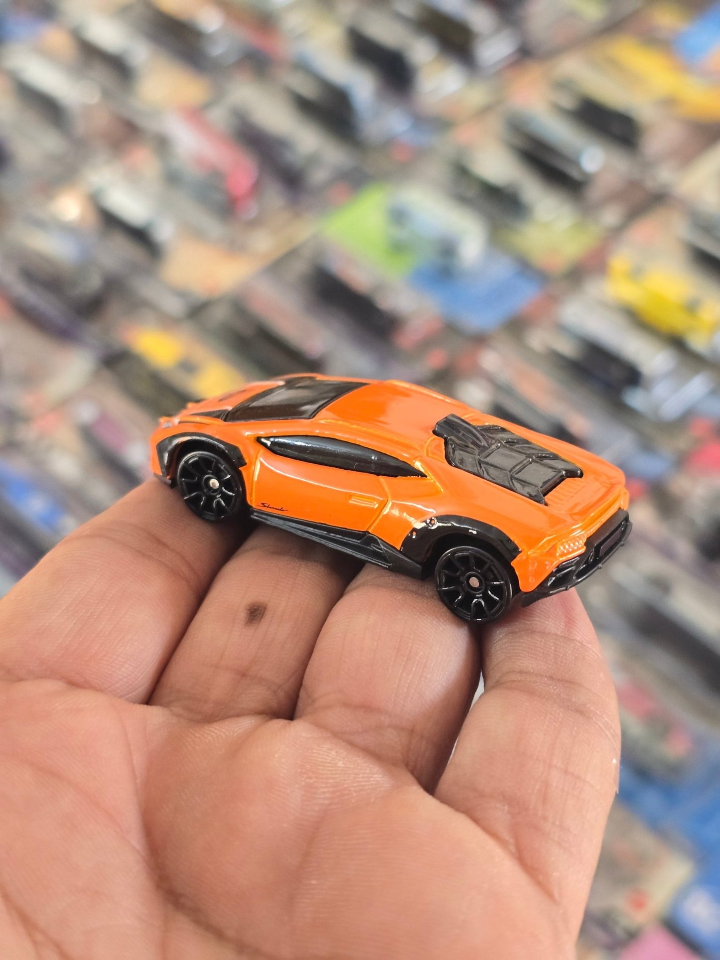 Hot Wheels Lamborghini Huracan Sterrato (Uncarded) - Kinder Logs