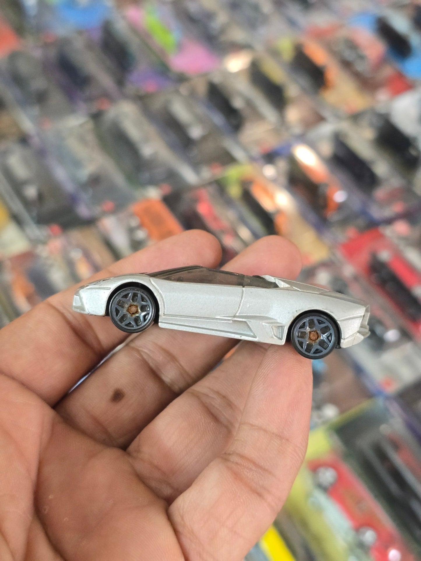 Hot Wheels Lamborghini Reventon Roadster - Silver (Used Car) - Kinder Logs