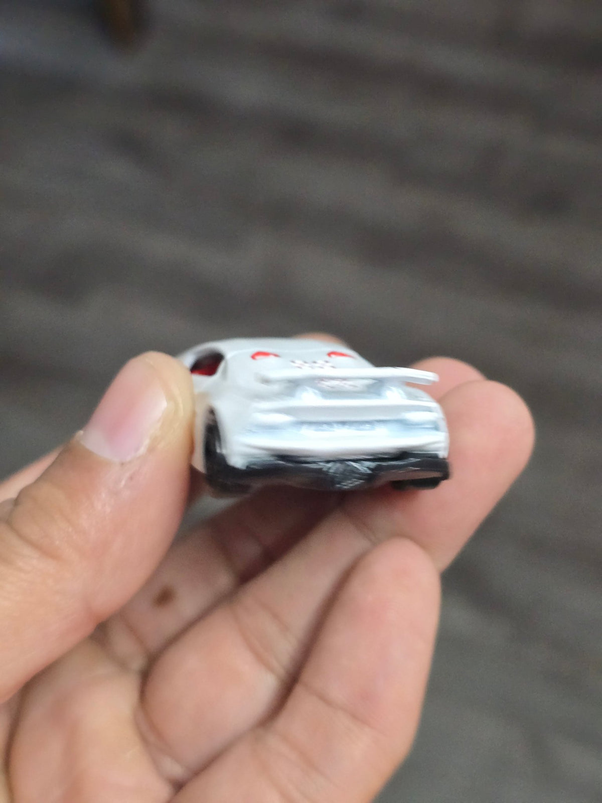 Hot Wheels Lamborghini Sesto Elemento - White (Uncarded - New) - Kinder Logs