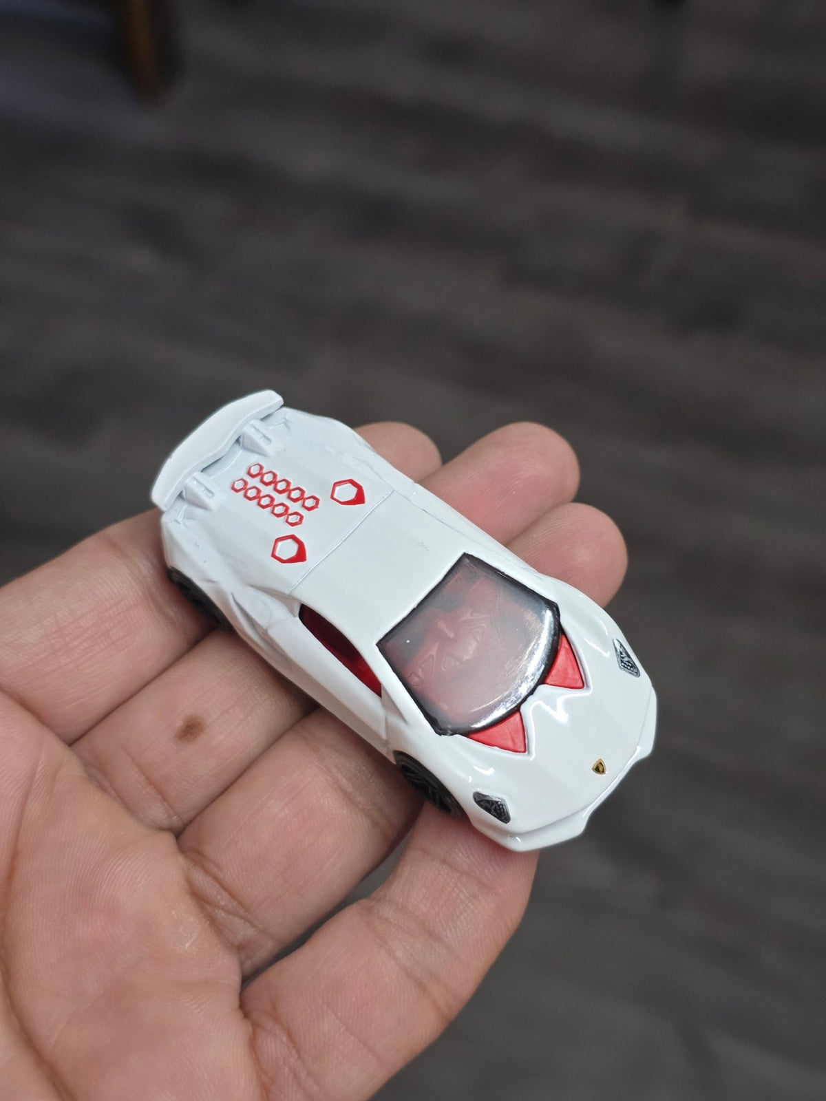 Hot Wheels Lamborghini Sesto Elemento - White (Uncarded - New) - Kinder Logs