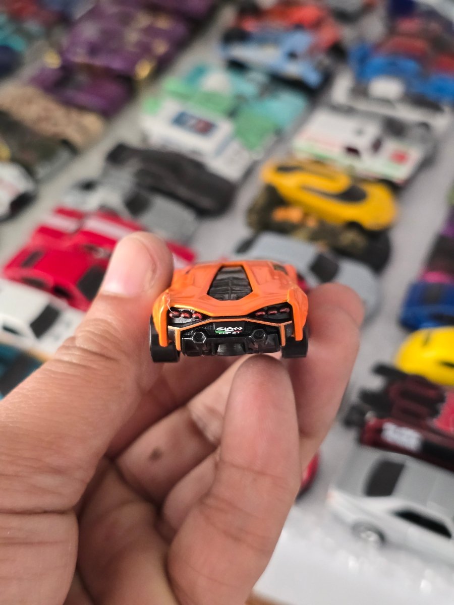 Hot Wheels Lamborghini Sian FKP 37 (Uncarded) - Kinder Logs