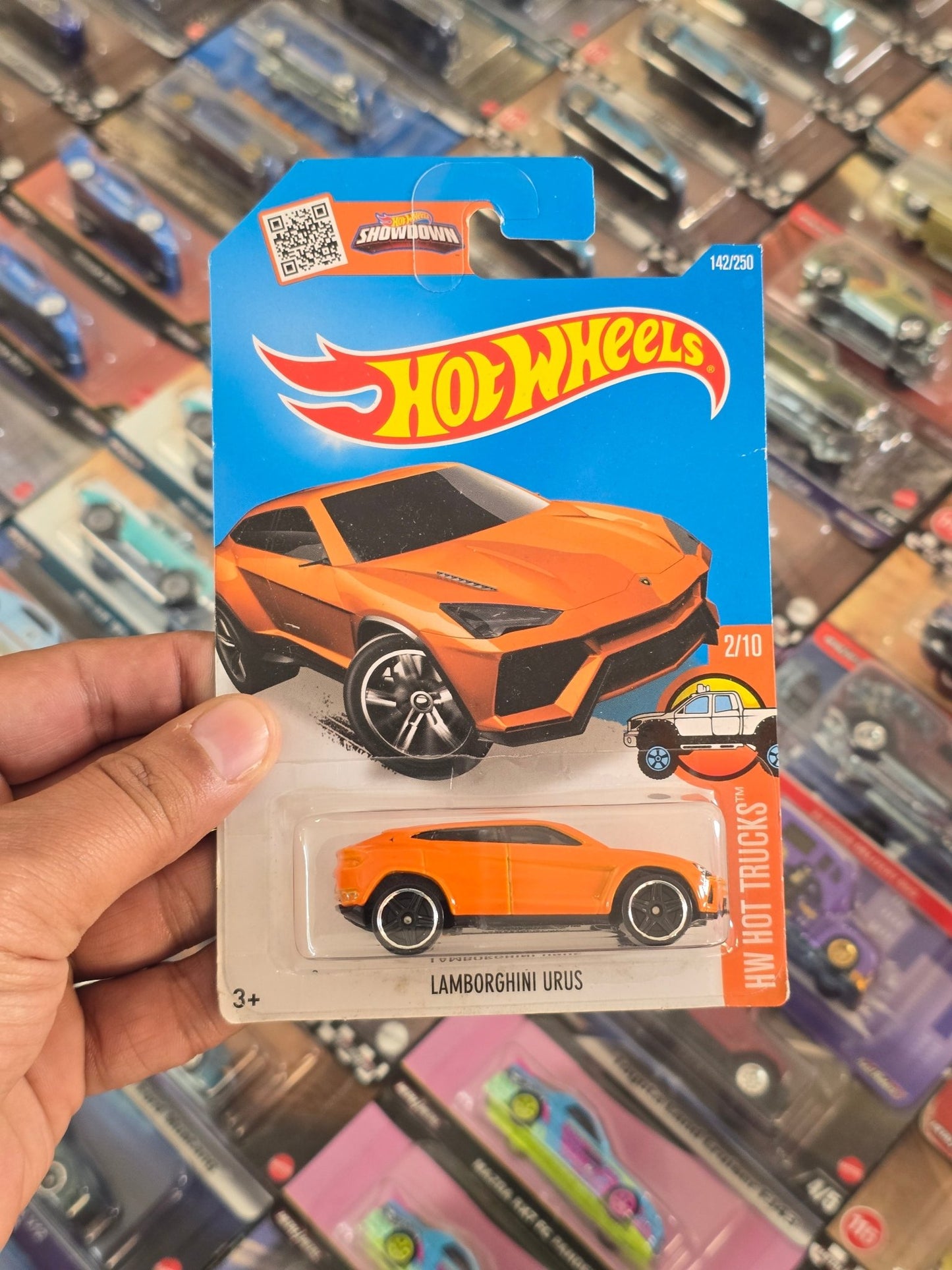 Hot Wheels Lamborghini Urus - Orange (Imported) - Kinder Logs